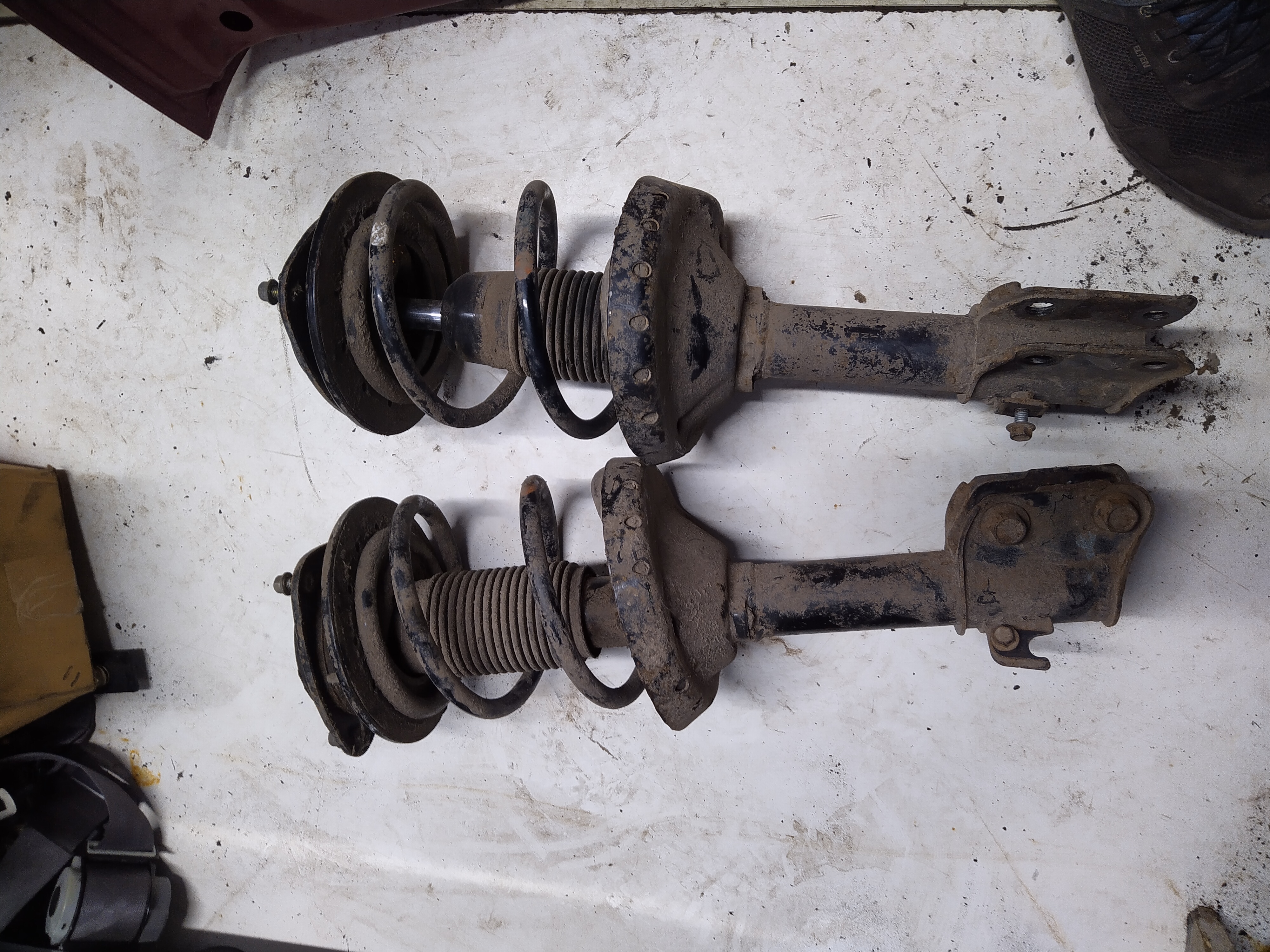 Paar Federbeine vorne Subaru Legacy 4 IV BL BP