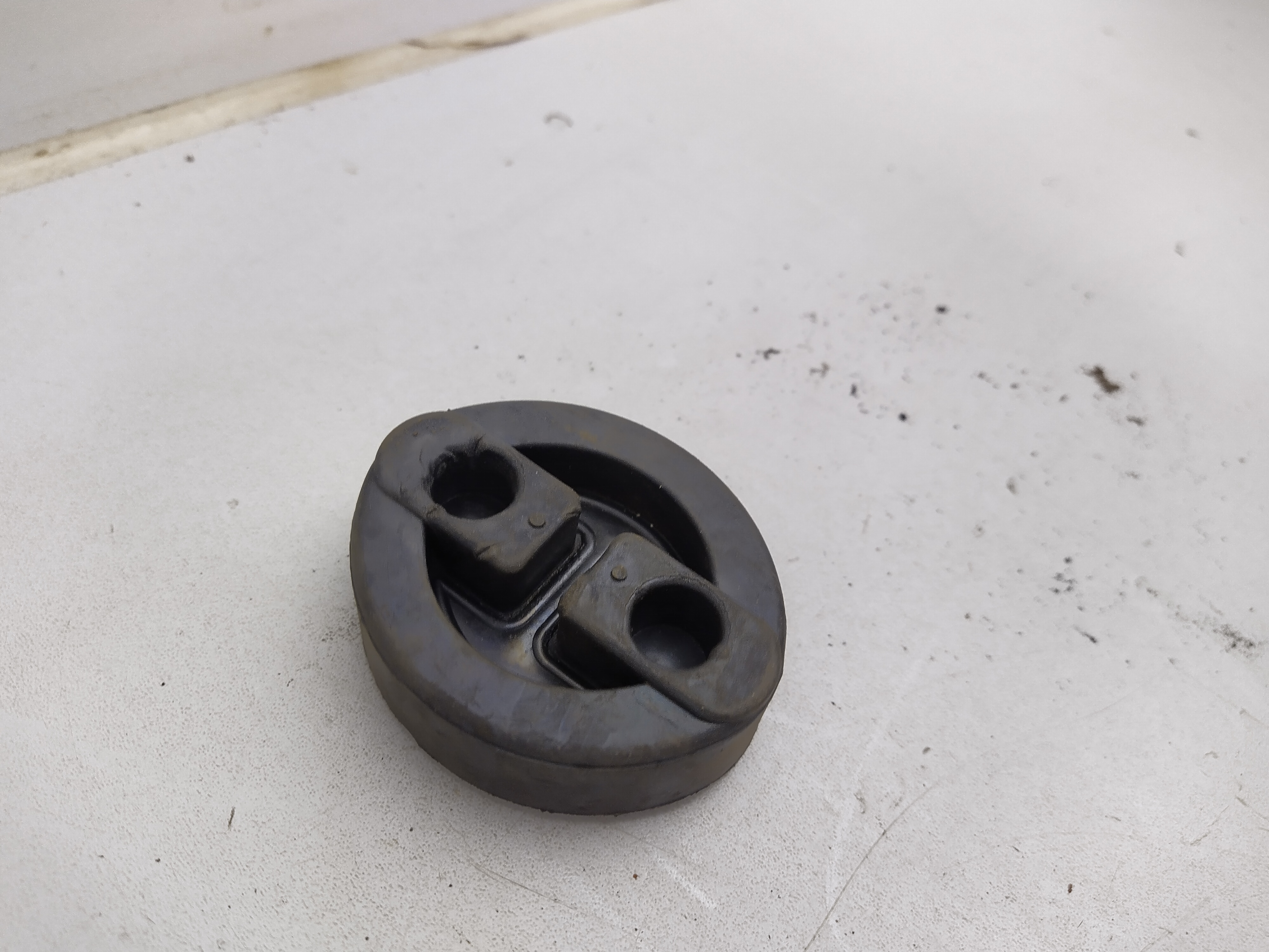 Auspuffgummi 2 Loch universal NEU
