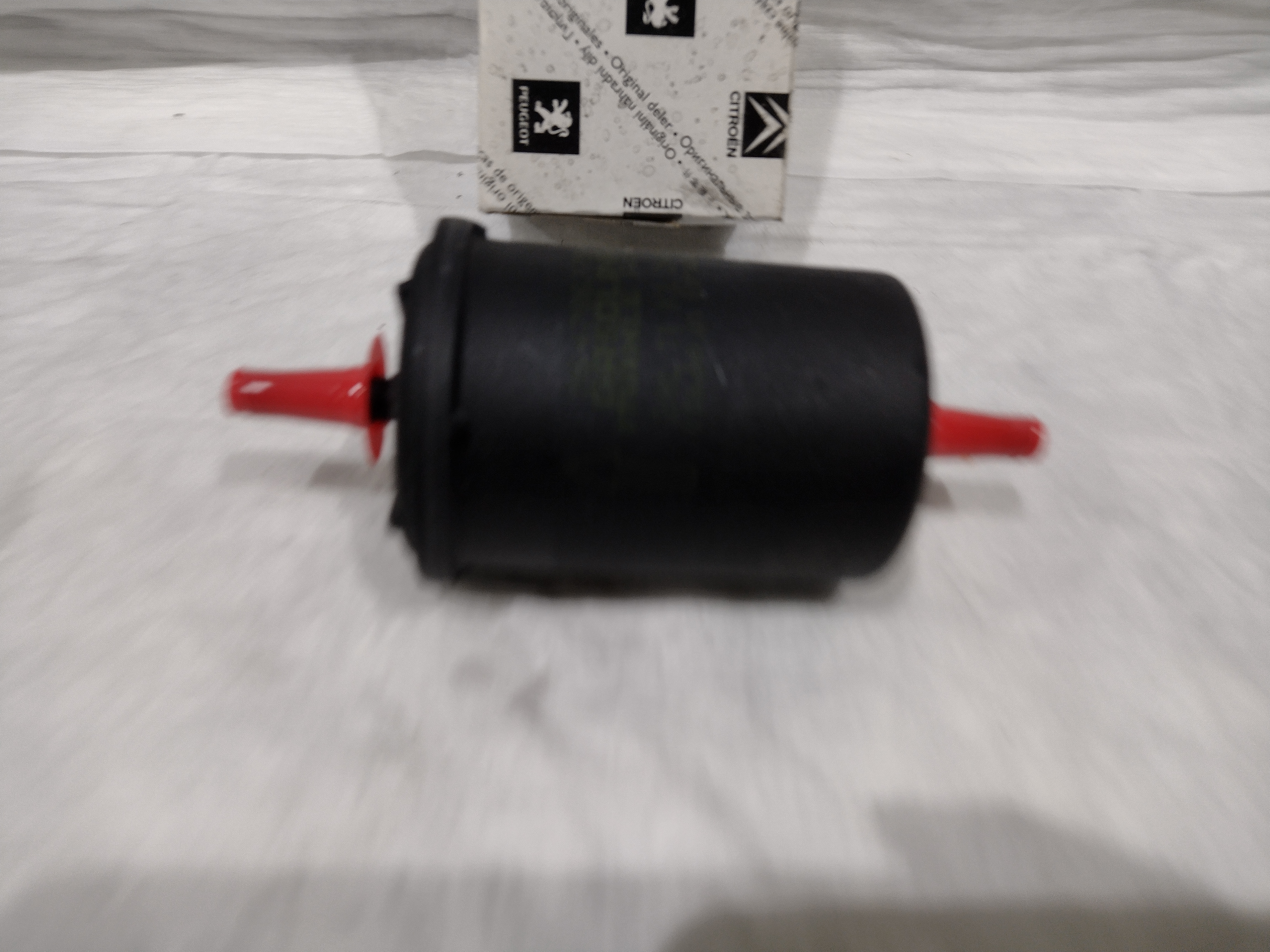 Peugeot / Citroen Kraftstofffilter 1567C6 NEU NOS NEW