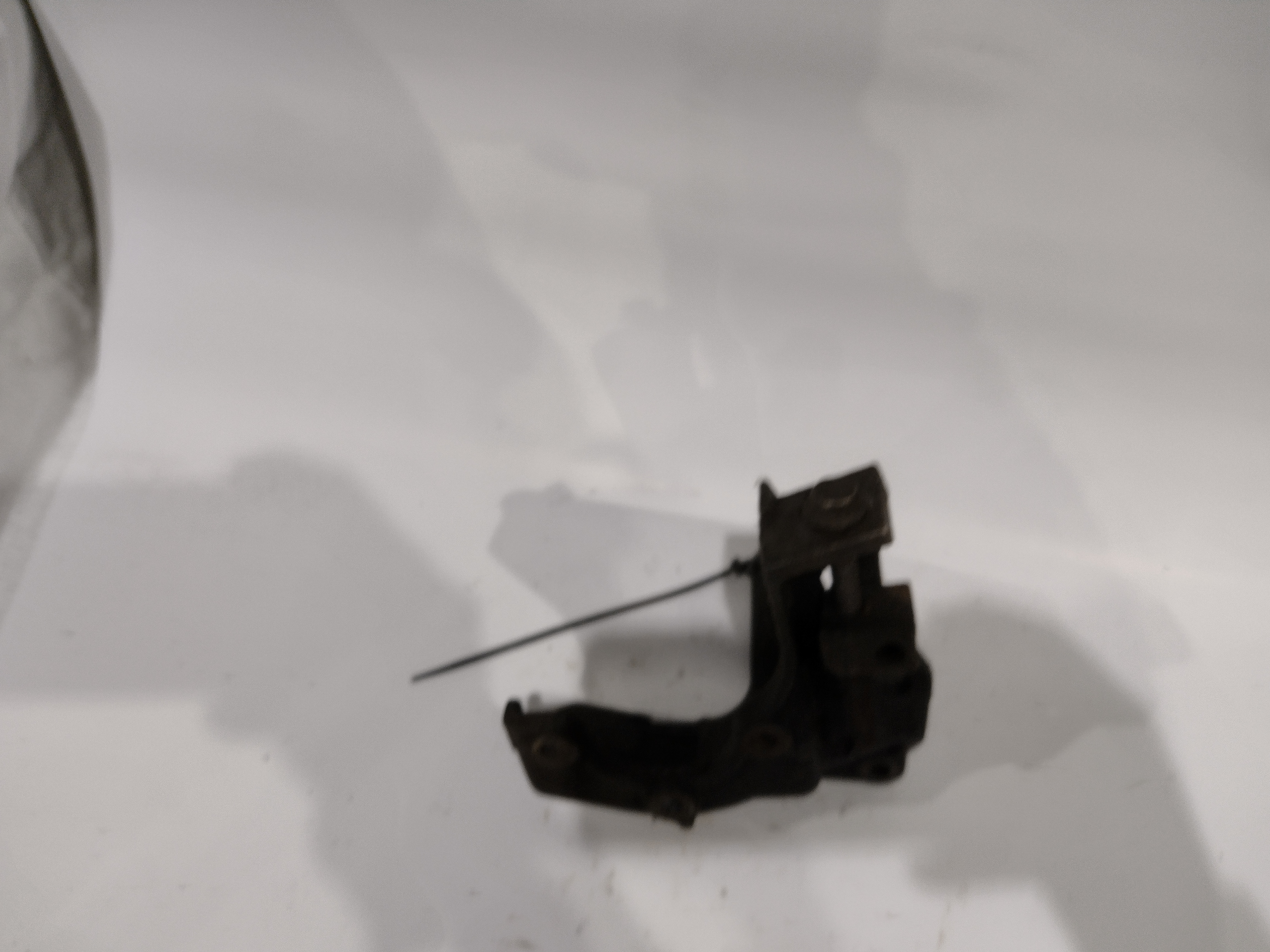 Halter Servopumpe Riemenspanner für Subaru Legacy BD BG 2.2l EJ22 100 kW/136 PS