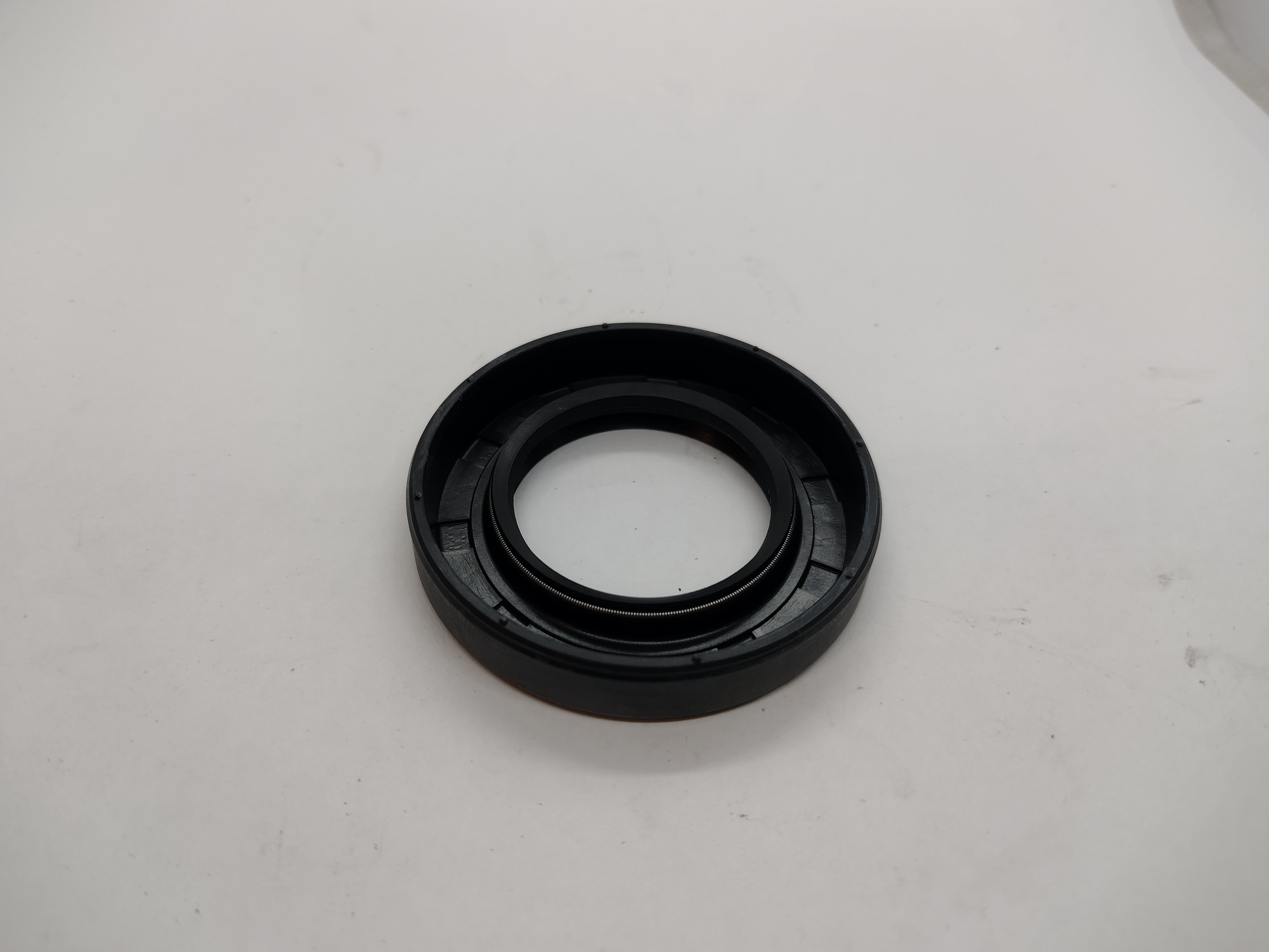 Simmerring Antriebswelle rechts für Subaru 5 Gang Getriebe 806730031 