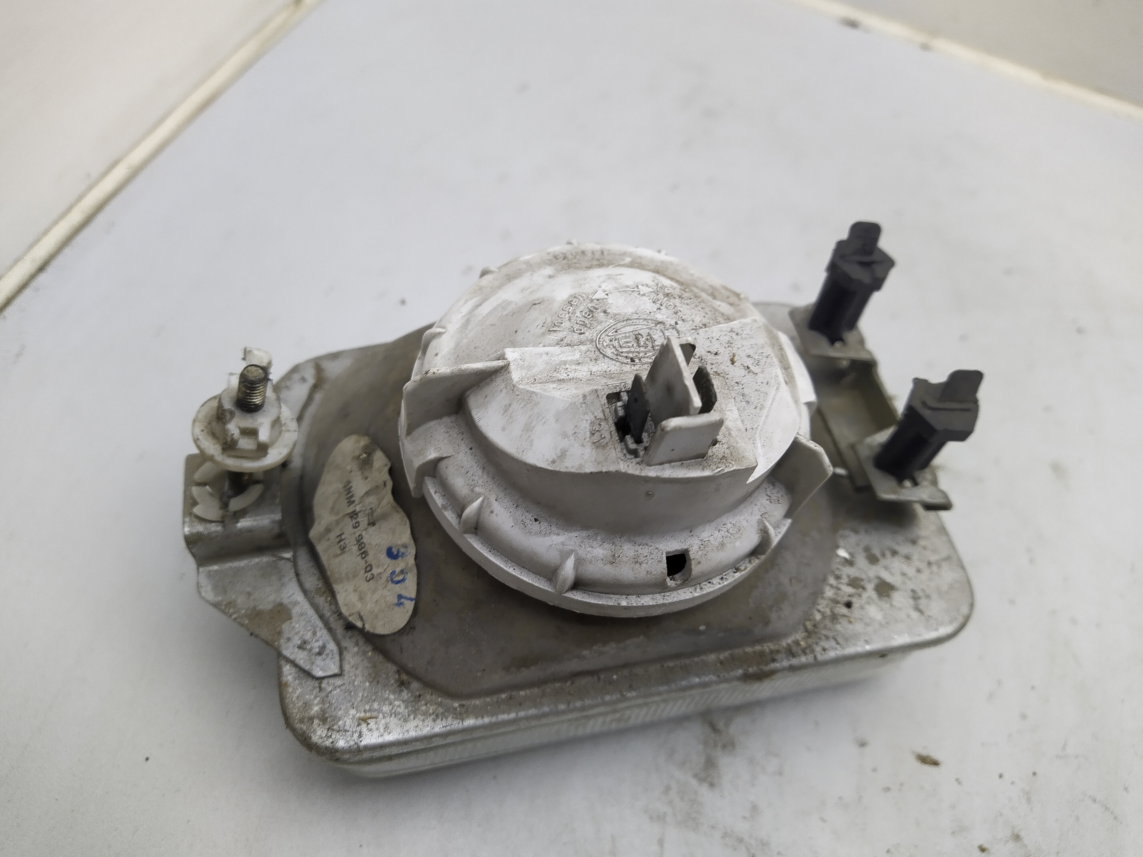 Hella Nebelscheinwerfer links für Passat 23b 2/85->3/88