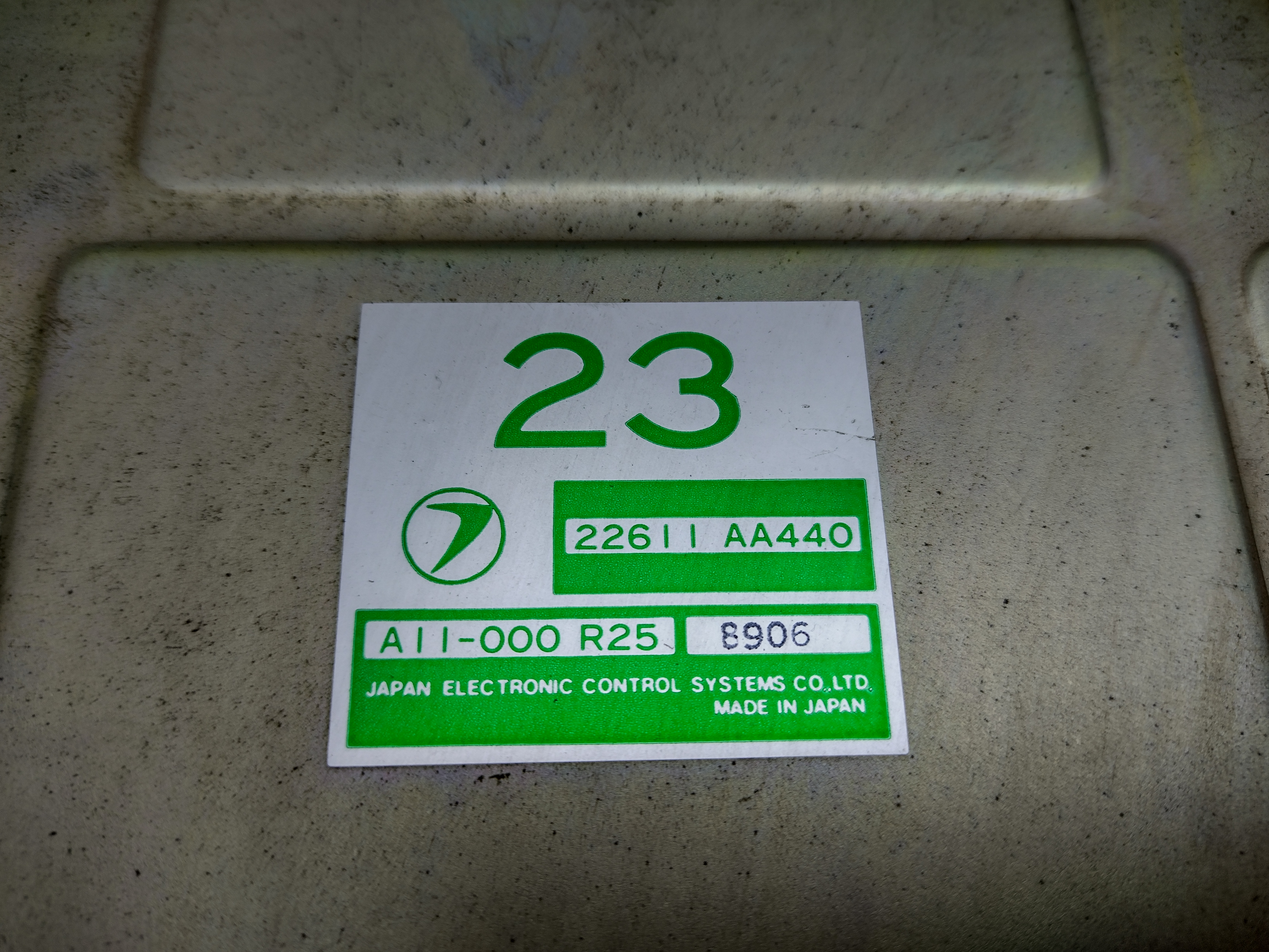 Motorsteuergerät ECU 23 22611A440 für Subaru Leone 2 II
