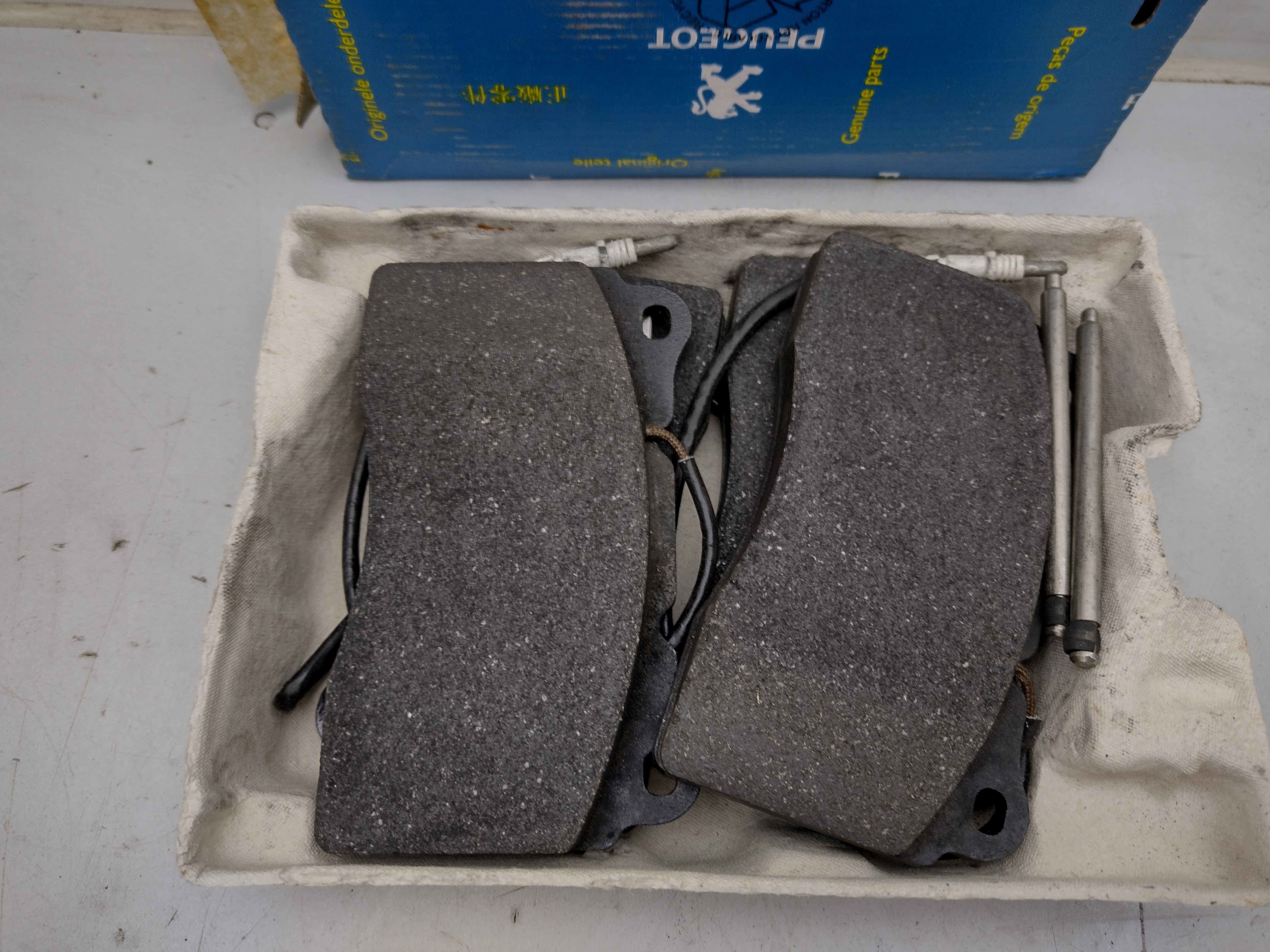 Peugeot / Citroen Bremsbeläge vorne (Sys.Brembo) 425207 NOS NEW OEM
