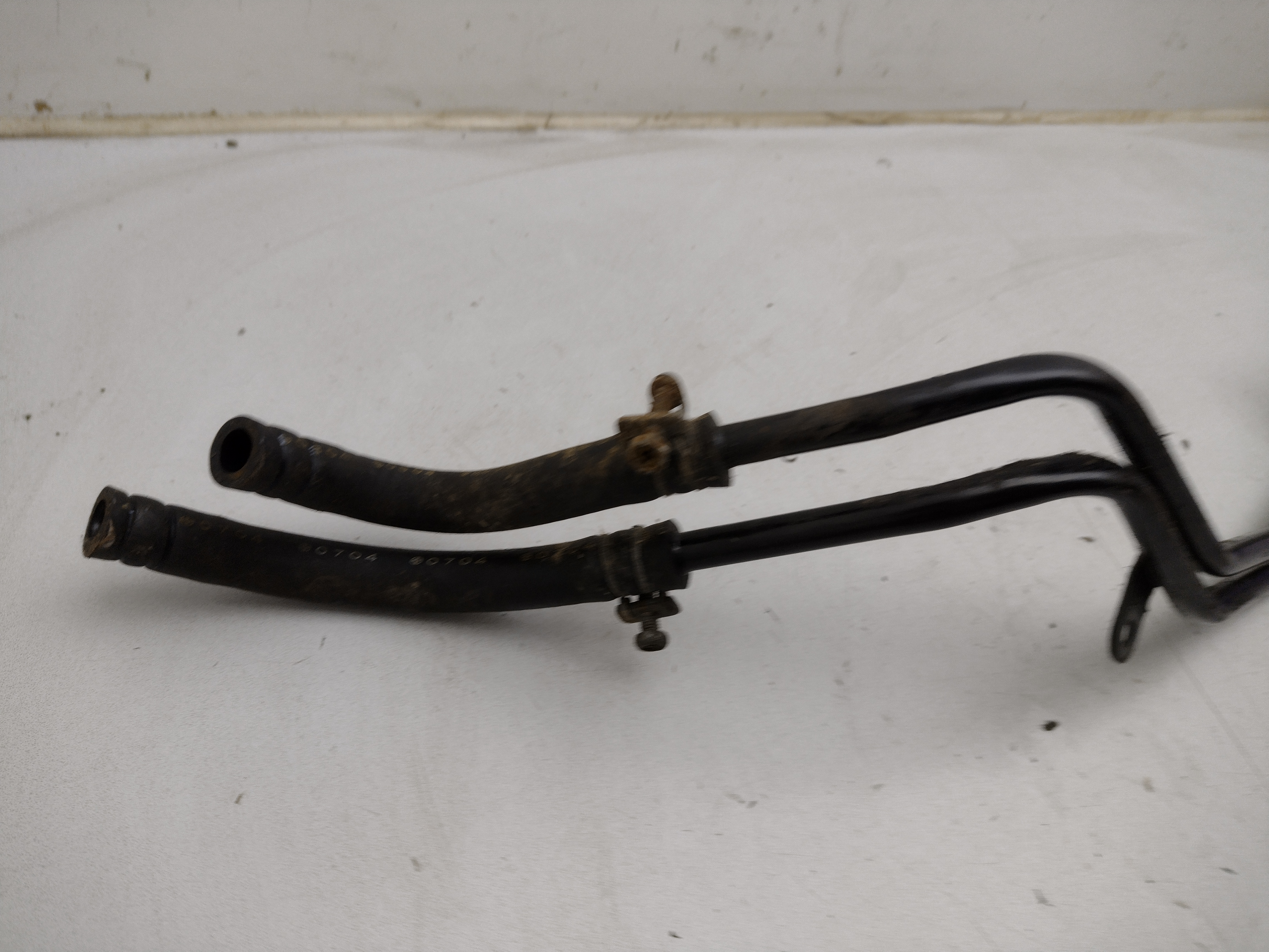 2001 Subaru Impreza GD 2.0 Leitungen für Automatikgetriebe Kühler