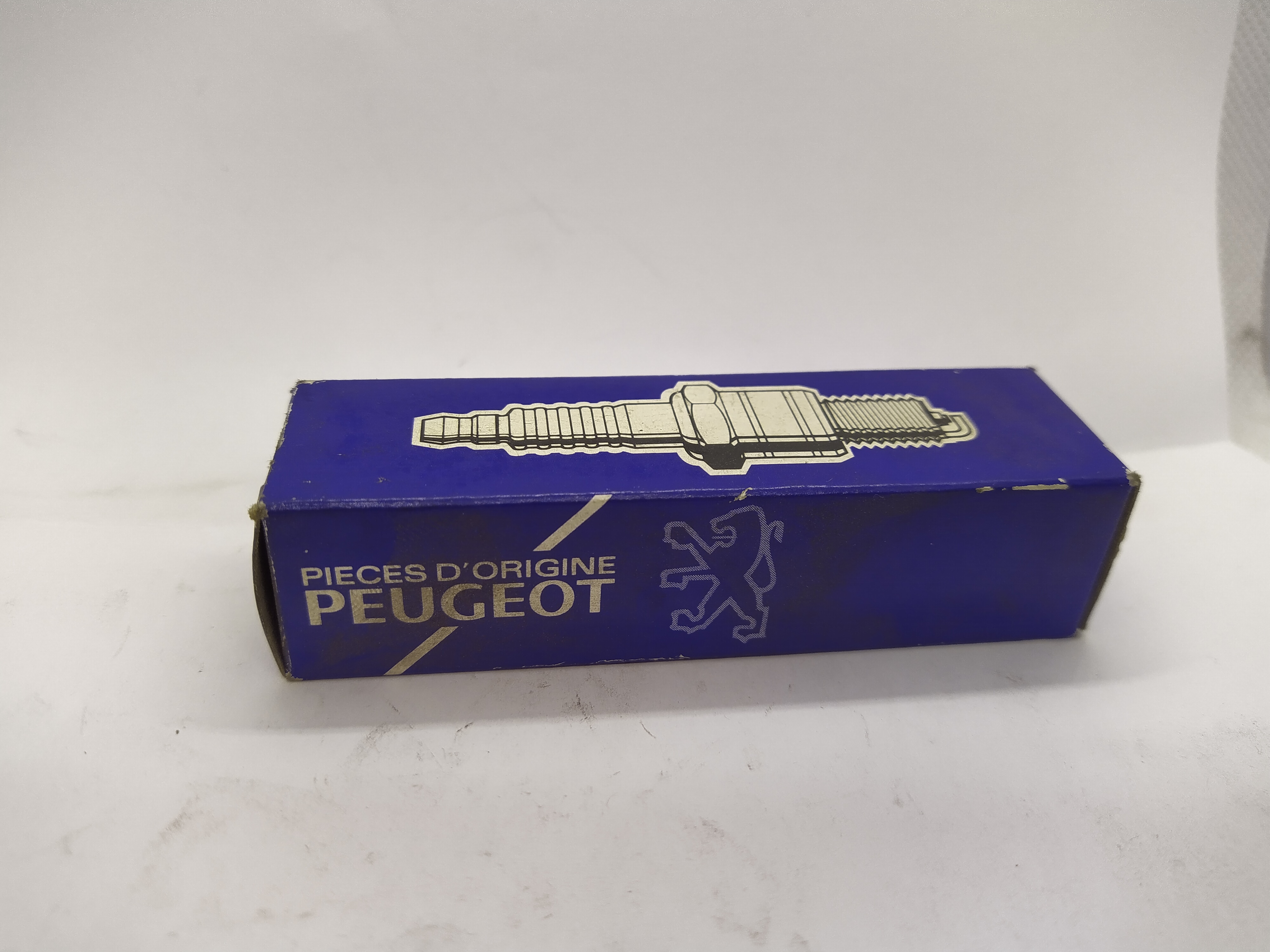 Original Peugeot Zündkerze 596215 CHAMPION S281YC NEU NOS NEW 