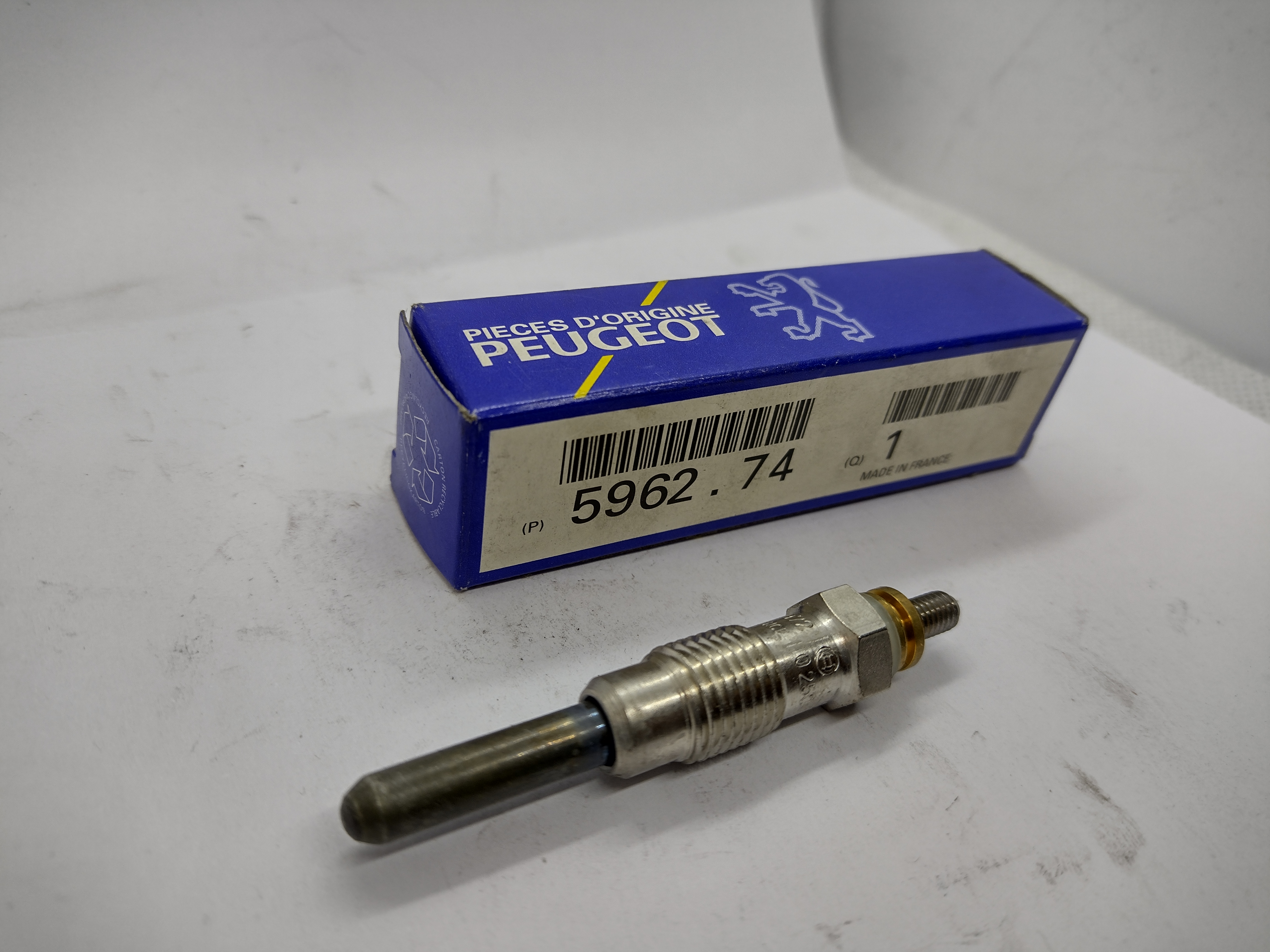 Original Peugeot GLUEHKERZE 596274 NEU NOS NEW