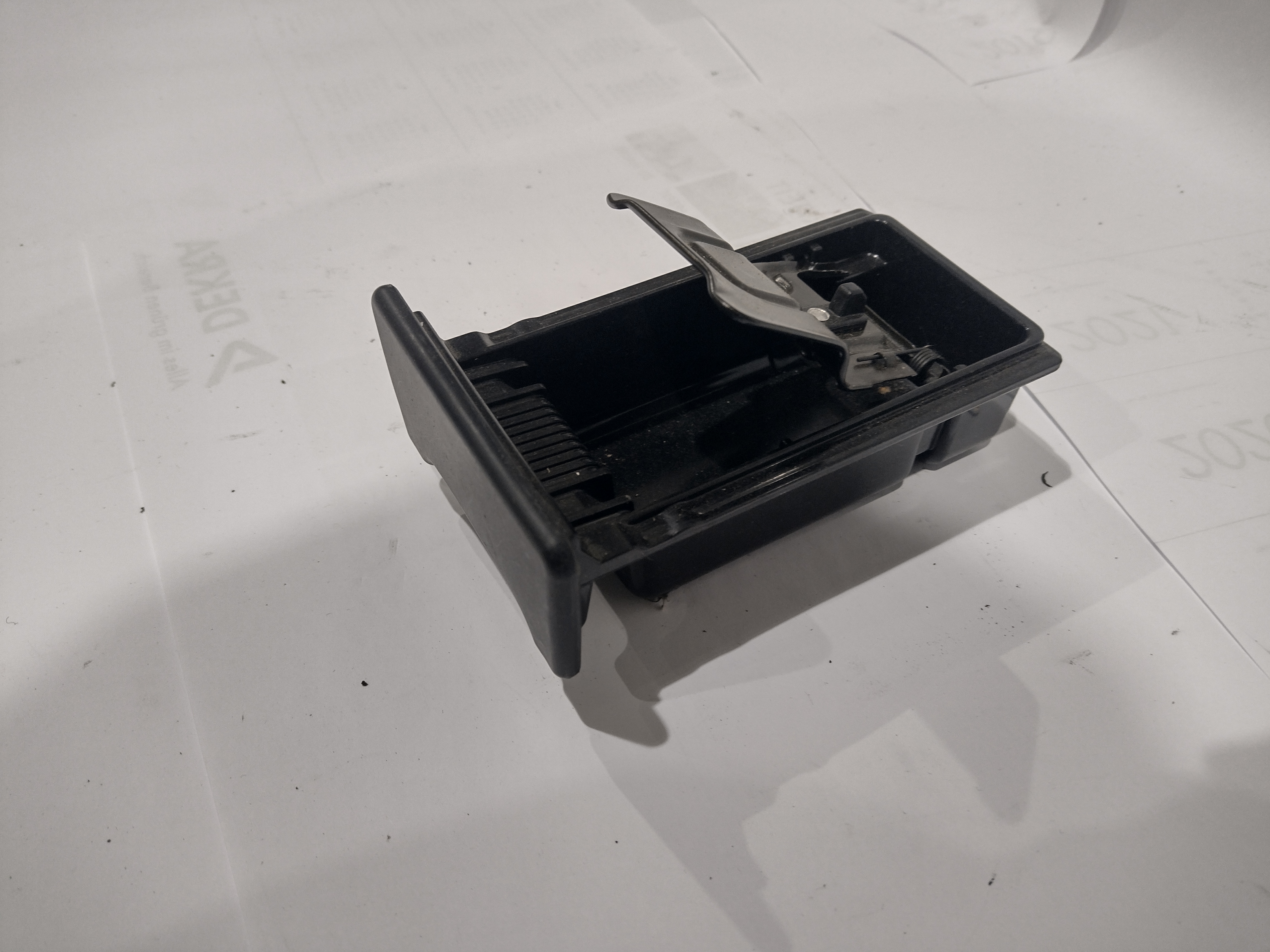 Aschenbecher für Subaru Outback H6 Legacy BE BH 66160AE000