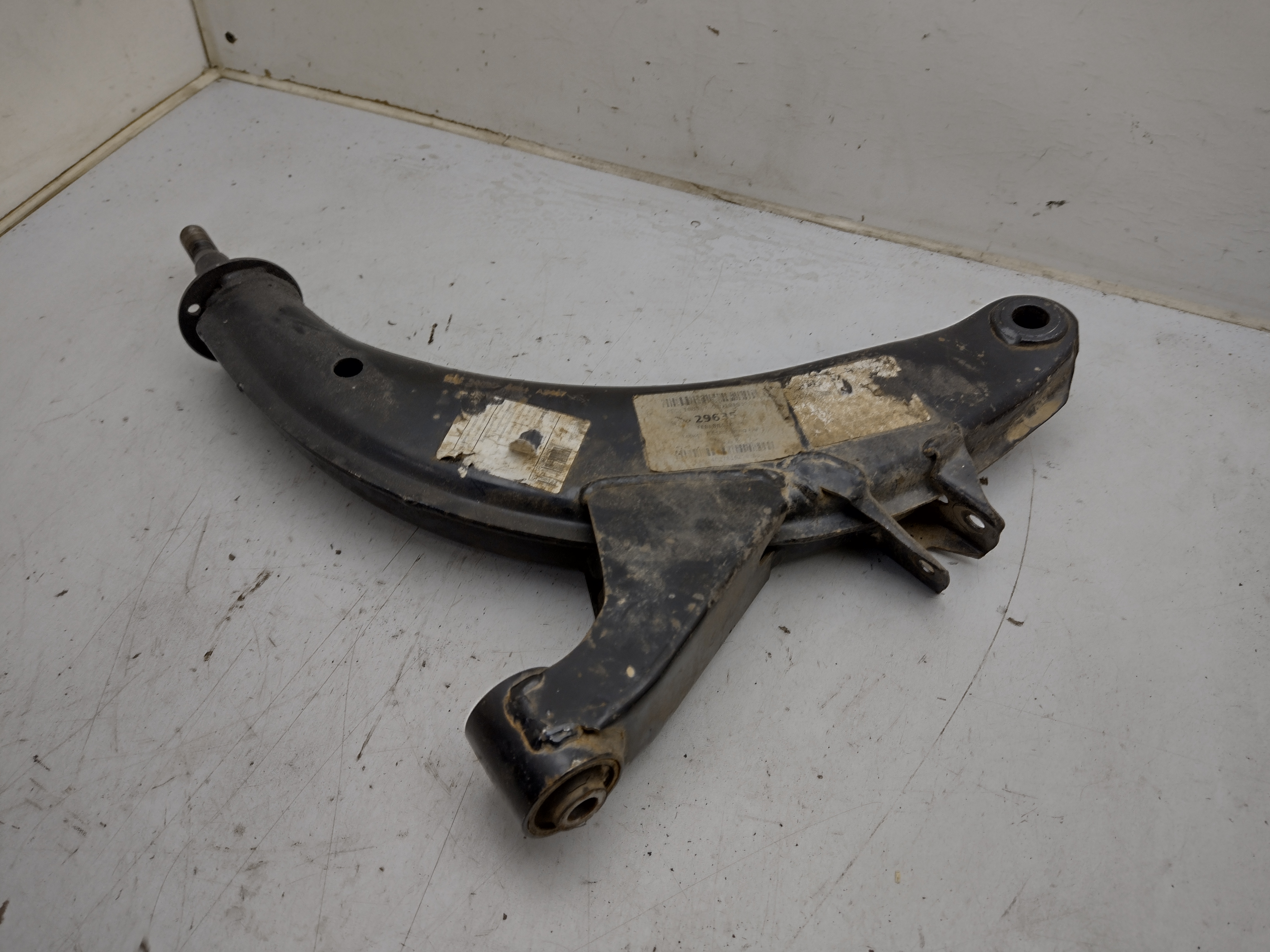 neuwertiger Querlenker vorne links für Subaru Impreza GC GF 93-00