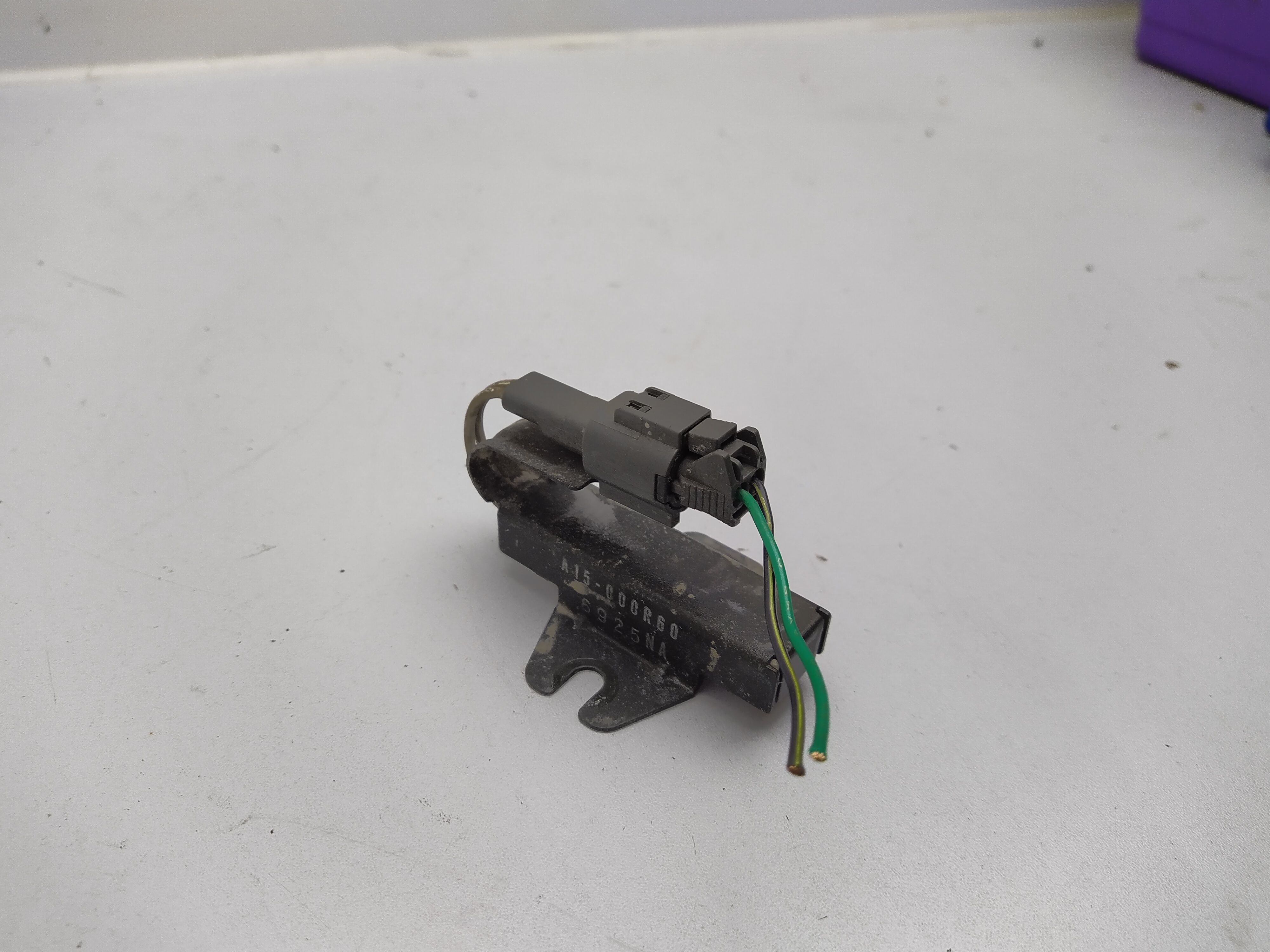 A15000R60 A15-000R60 8501NA Sensor Subaru Forester 2001