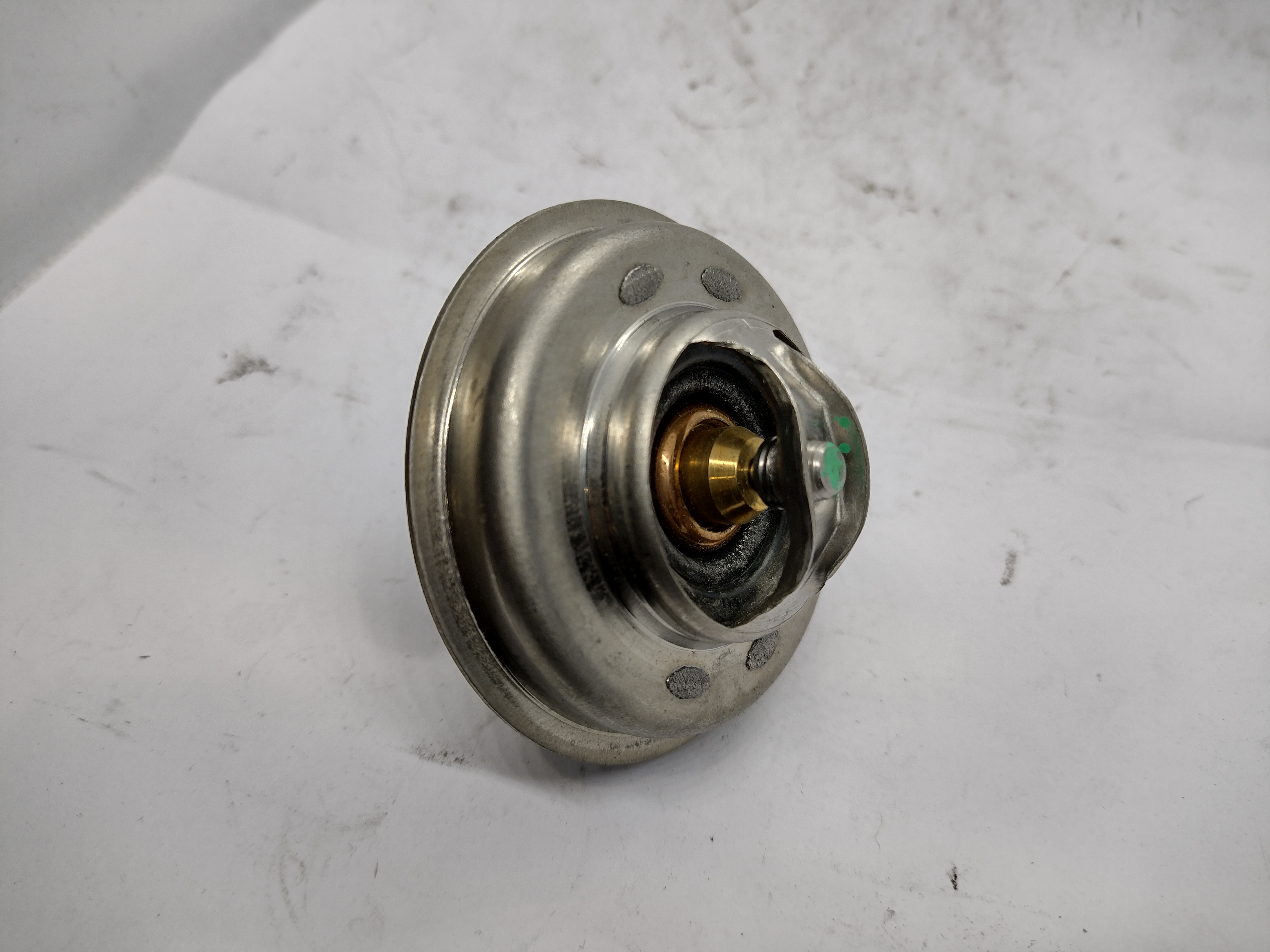 Peugeot / Citroen 83°C Thermostat 133825 NEU NOS NEW