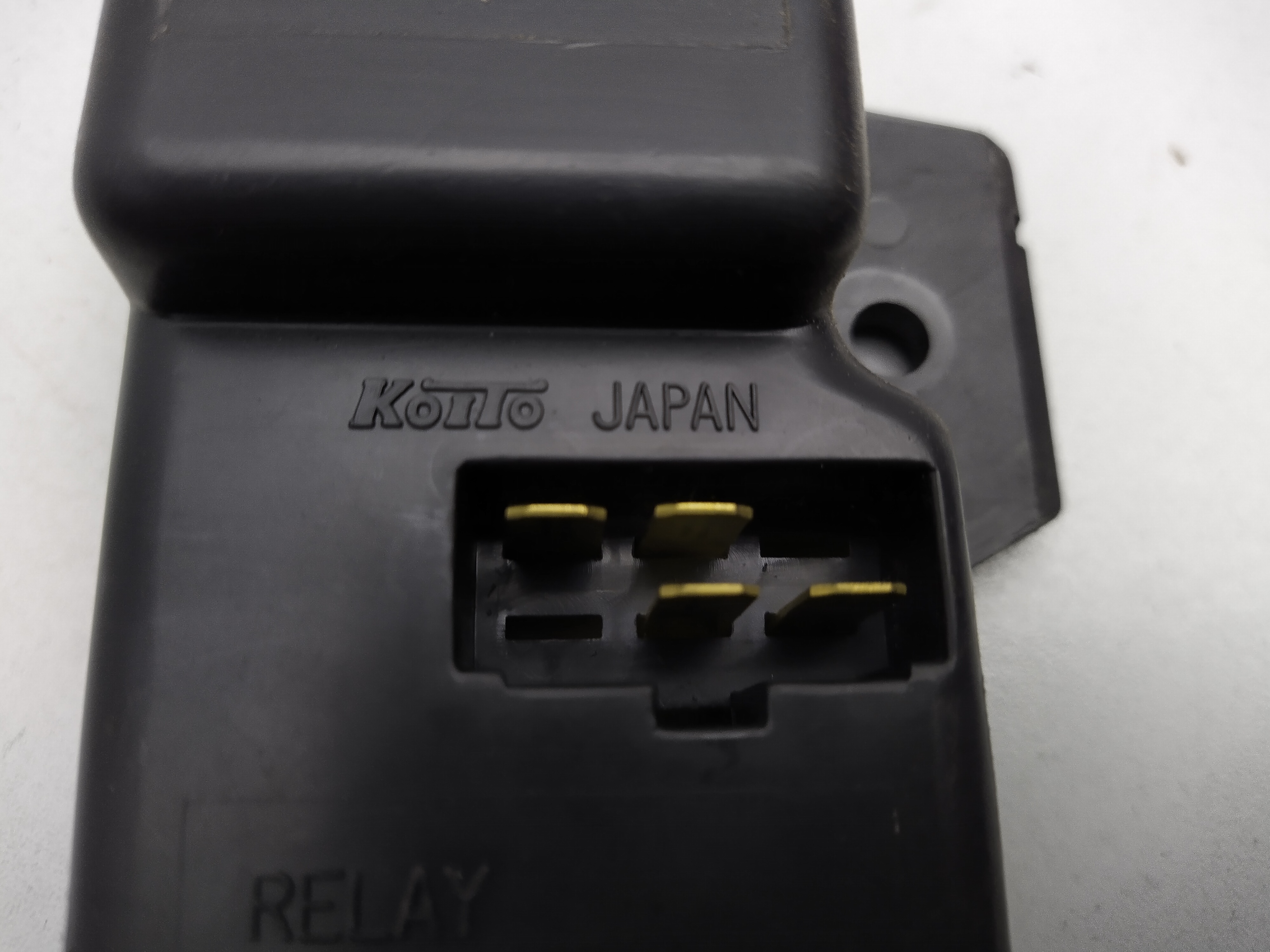 Subaru 33001-20517 RELAY CLEANER CONT.