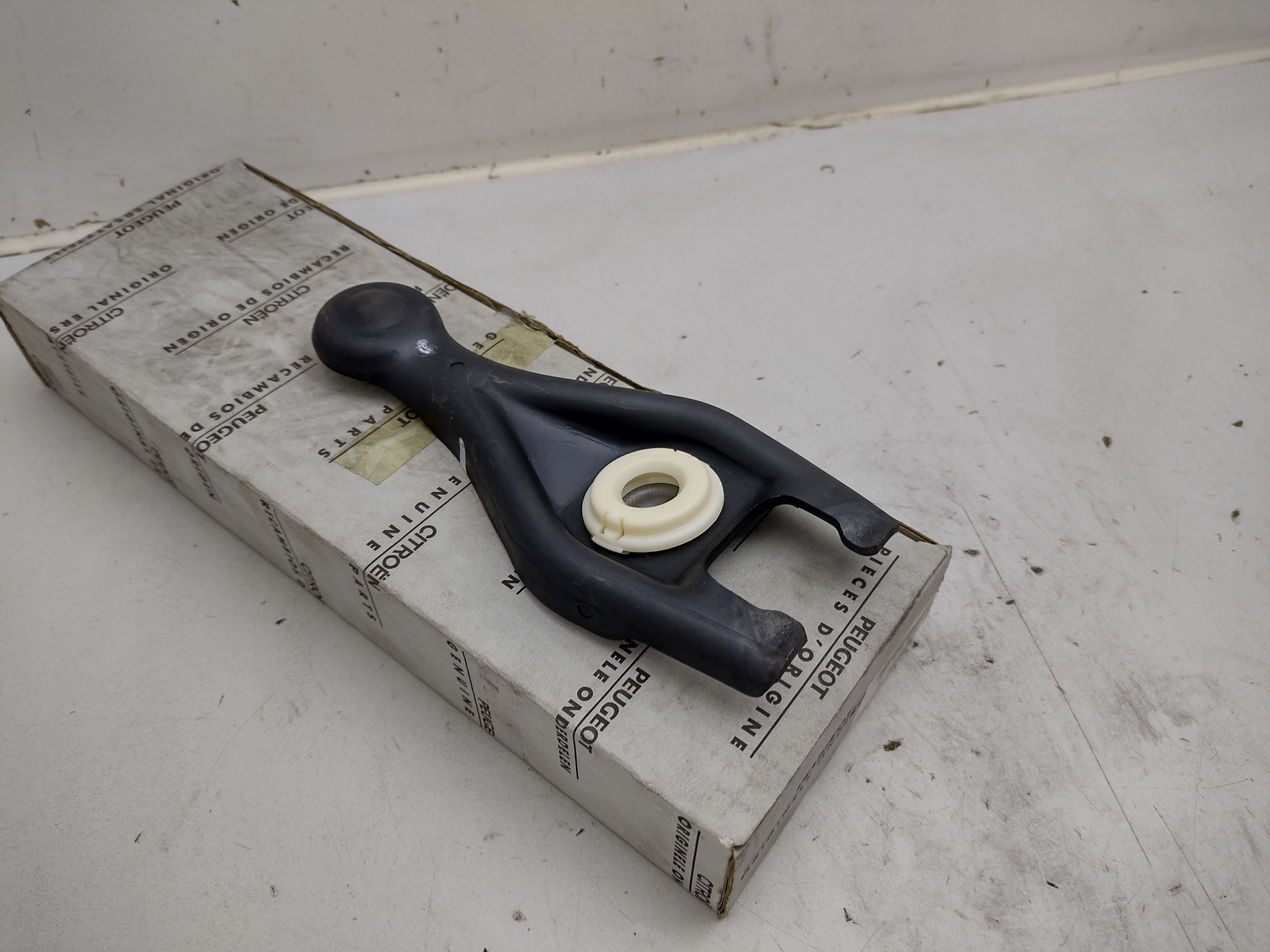 Peugeot / Citroen KUPPLUNG AUSRÜCKGABEL 211757 NOS NEW OEM