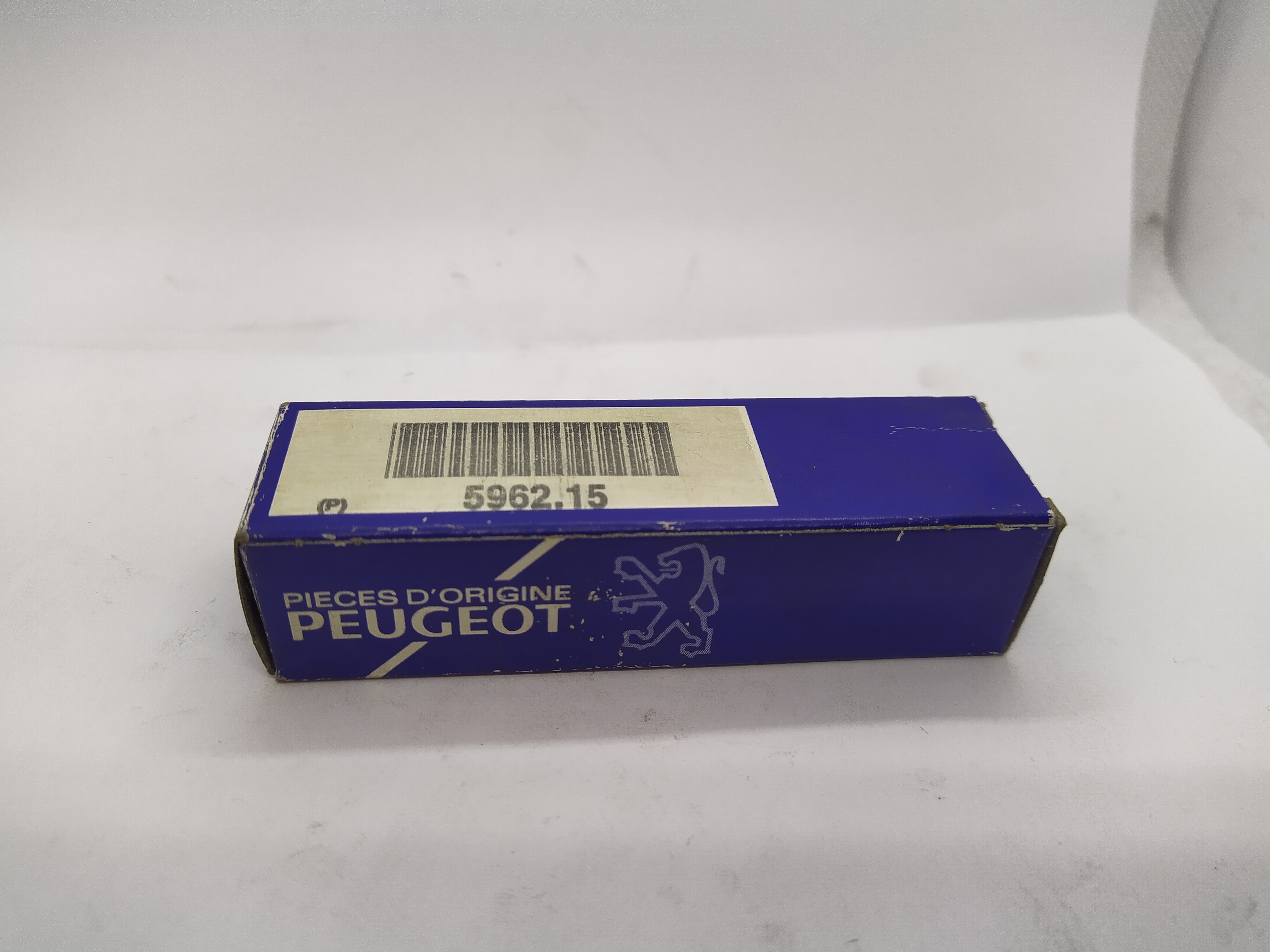 Original Peugeot Zündkerze 596215 CHAMPION S281YC NEU NOS NEW 