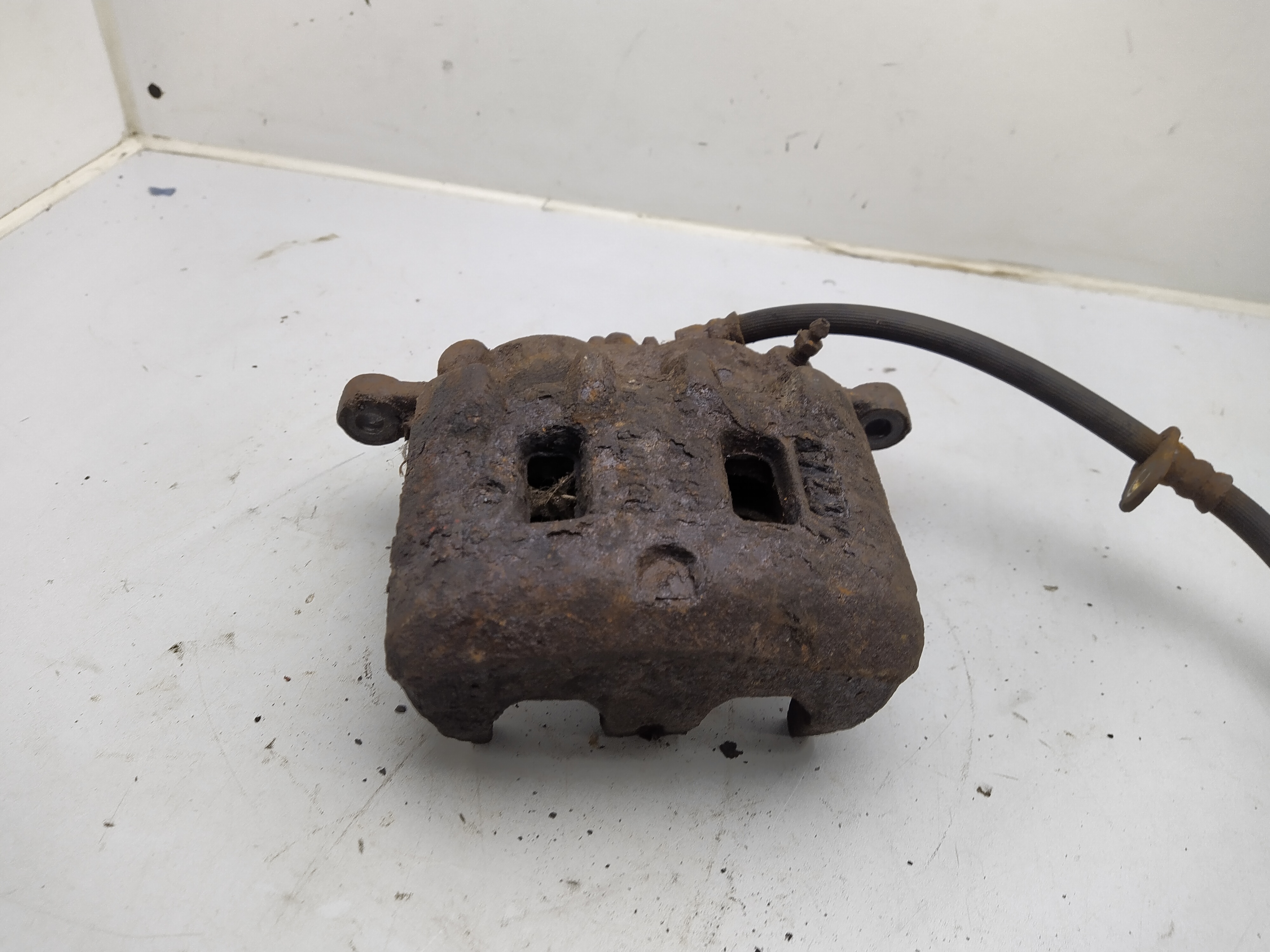 2 Kolben Bremssattel vorne rechts SUBARU LEGACY 3 BE BH 2.5l 3.0l Turbo
