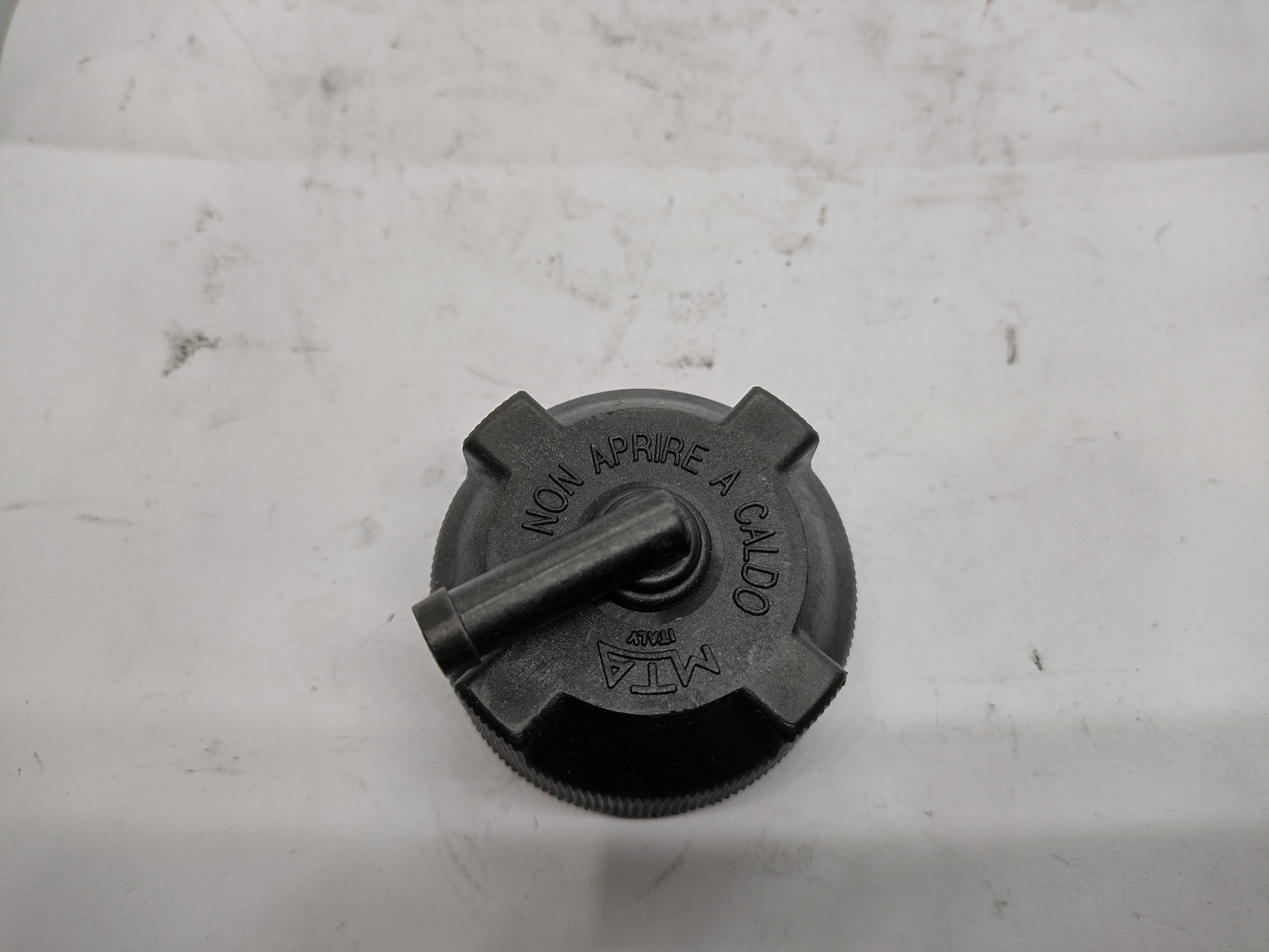Peugeot / Citroen Kühlerdeckel Schraubverschluss 1306E1 NEU NOS NEW