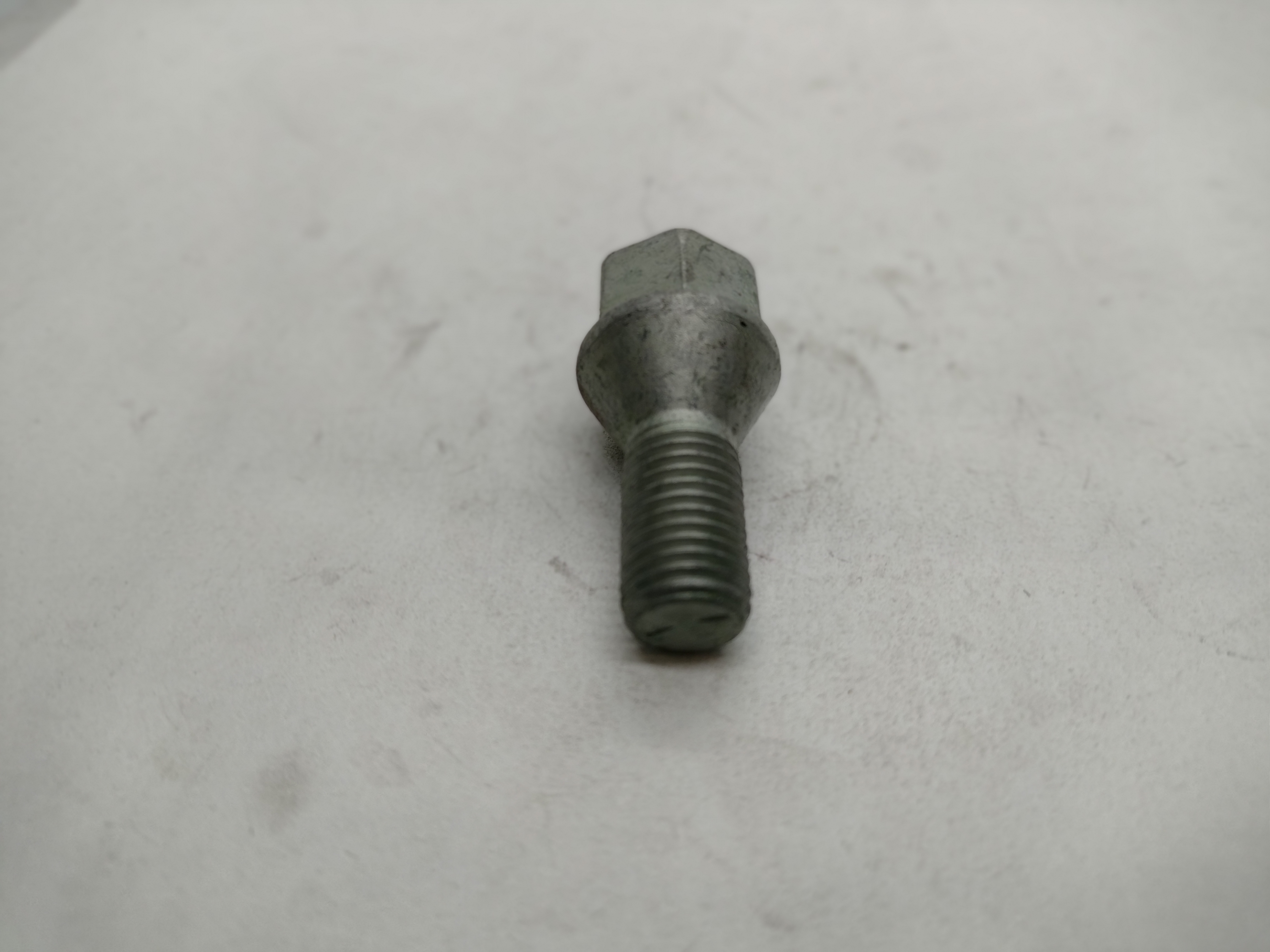 Peugeot / Citroen Radschraube M12x1,5-21mm 540577 NEU NOS NEW 