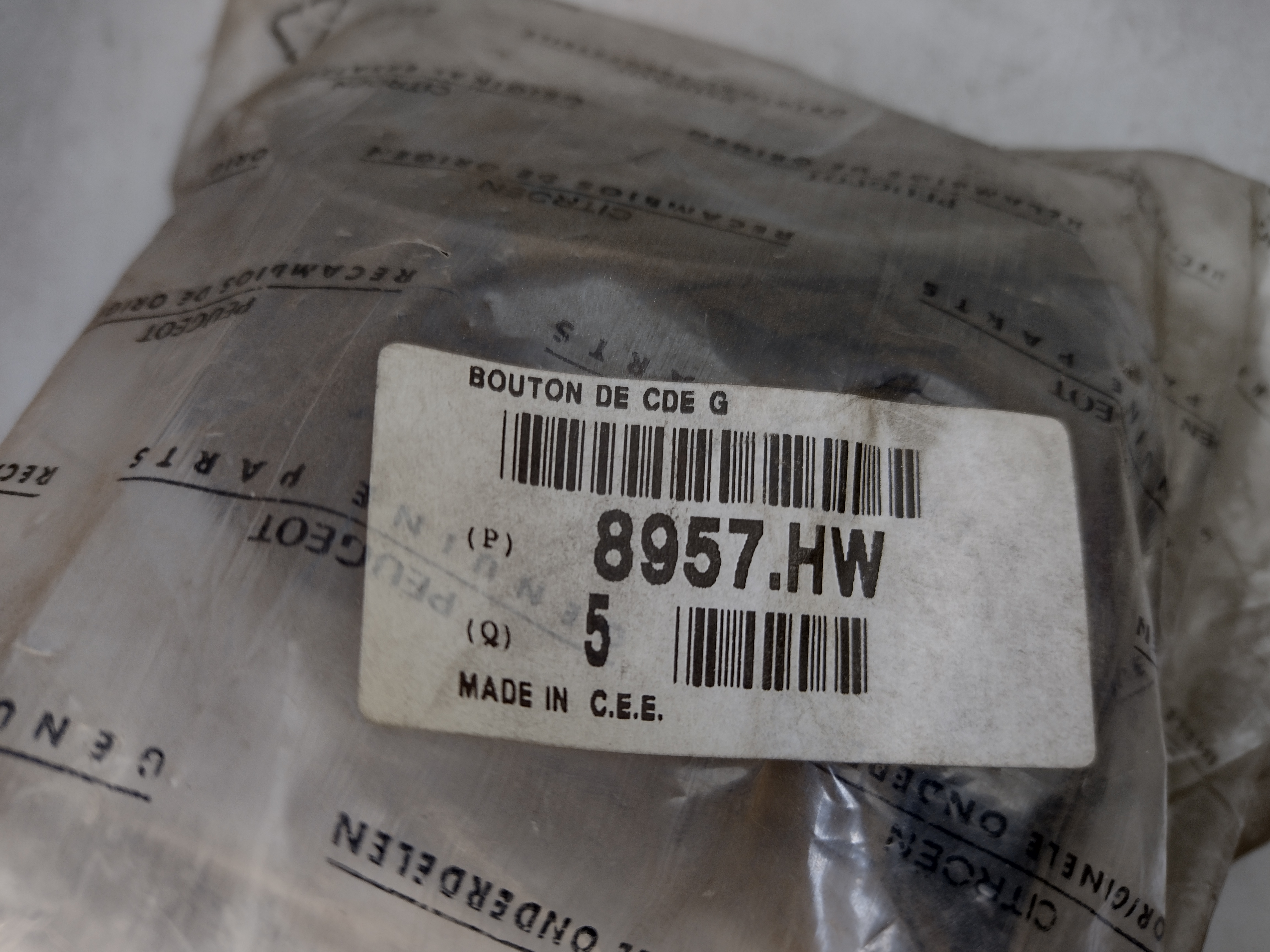 Peugeot / Citroen KNOPF FÜR SITZBANKVERSTELLUNG 8957HW NOS NEW OEM