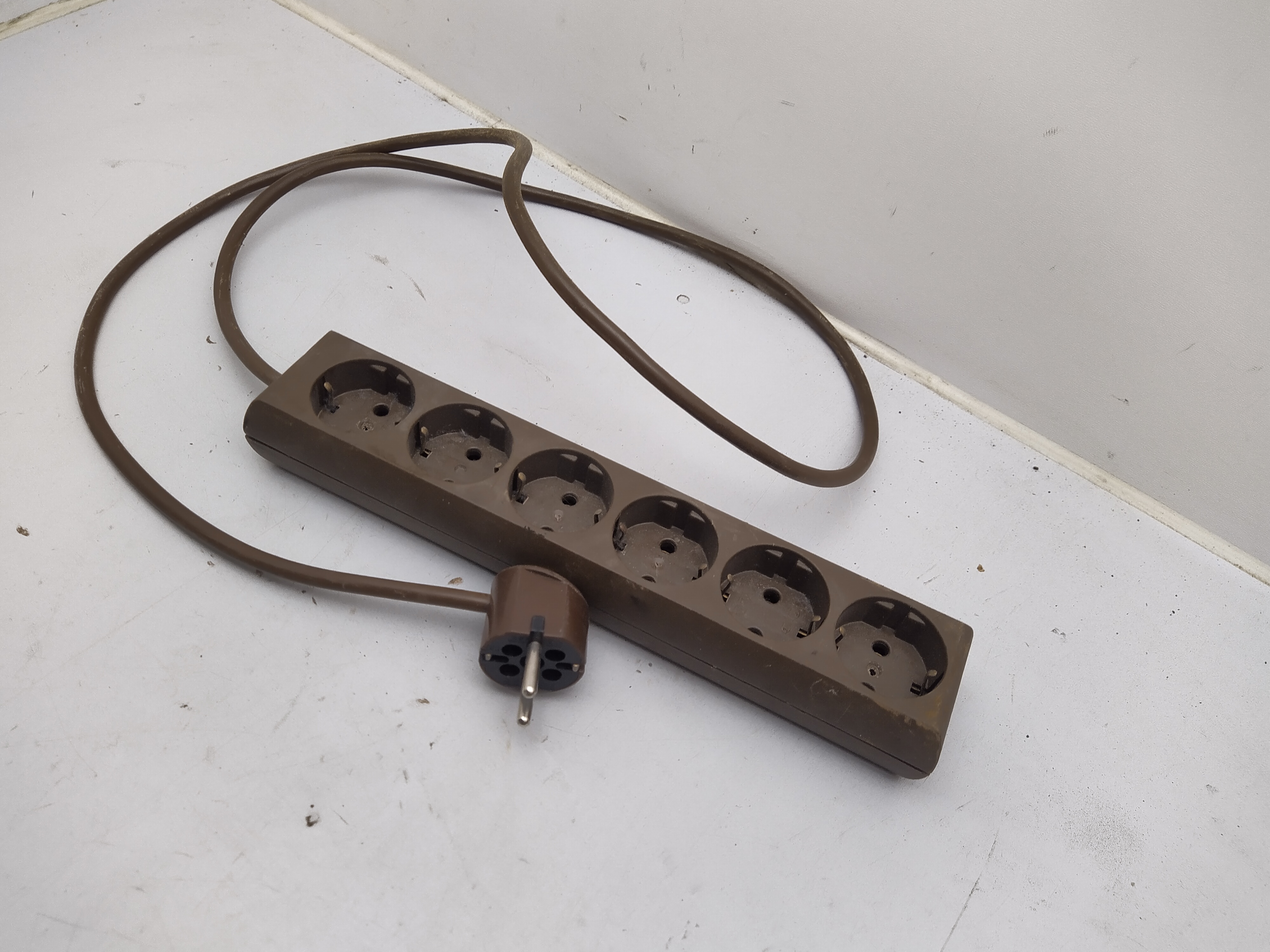 Retro 6 Fach Mehrfachsteckdose 230V Braun