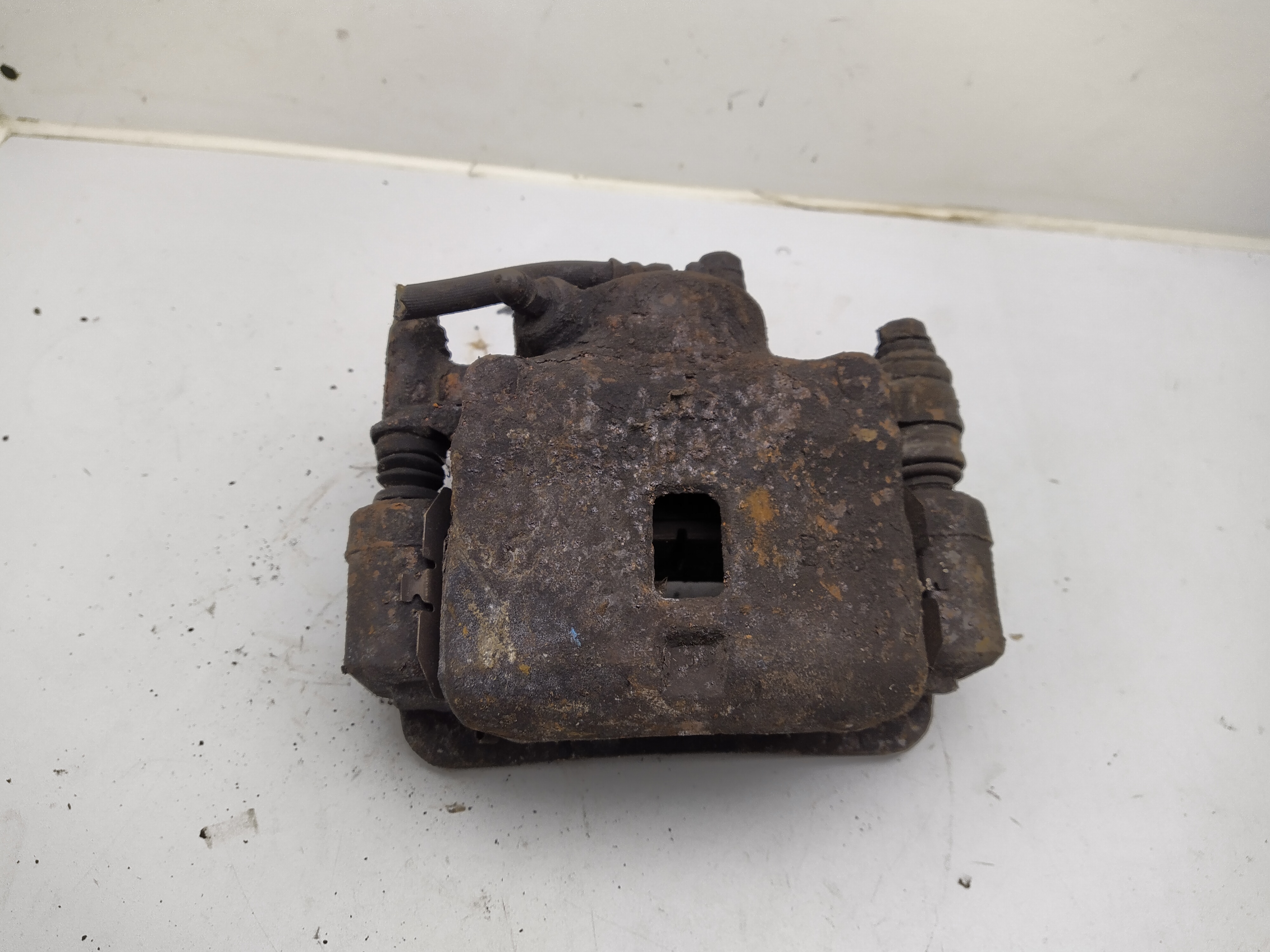 Bremssattel mit Halter vorne links SUBARU IMPREZA GC GF Legacy BD BG Forester SF
