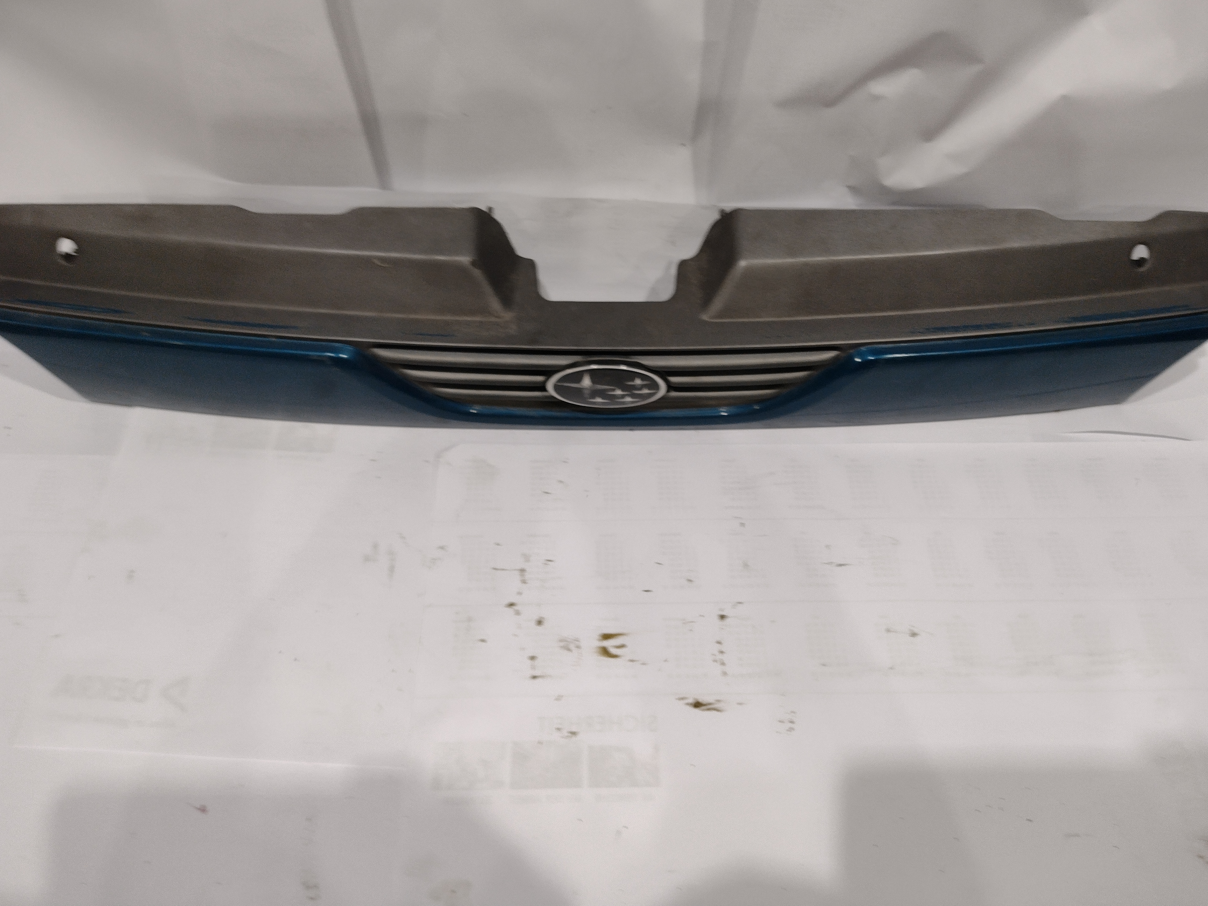 Kühlergrill blau mit Emblem für Subaru Impreza GC GF 93-97