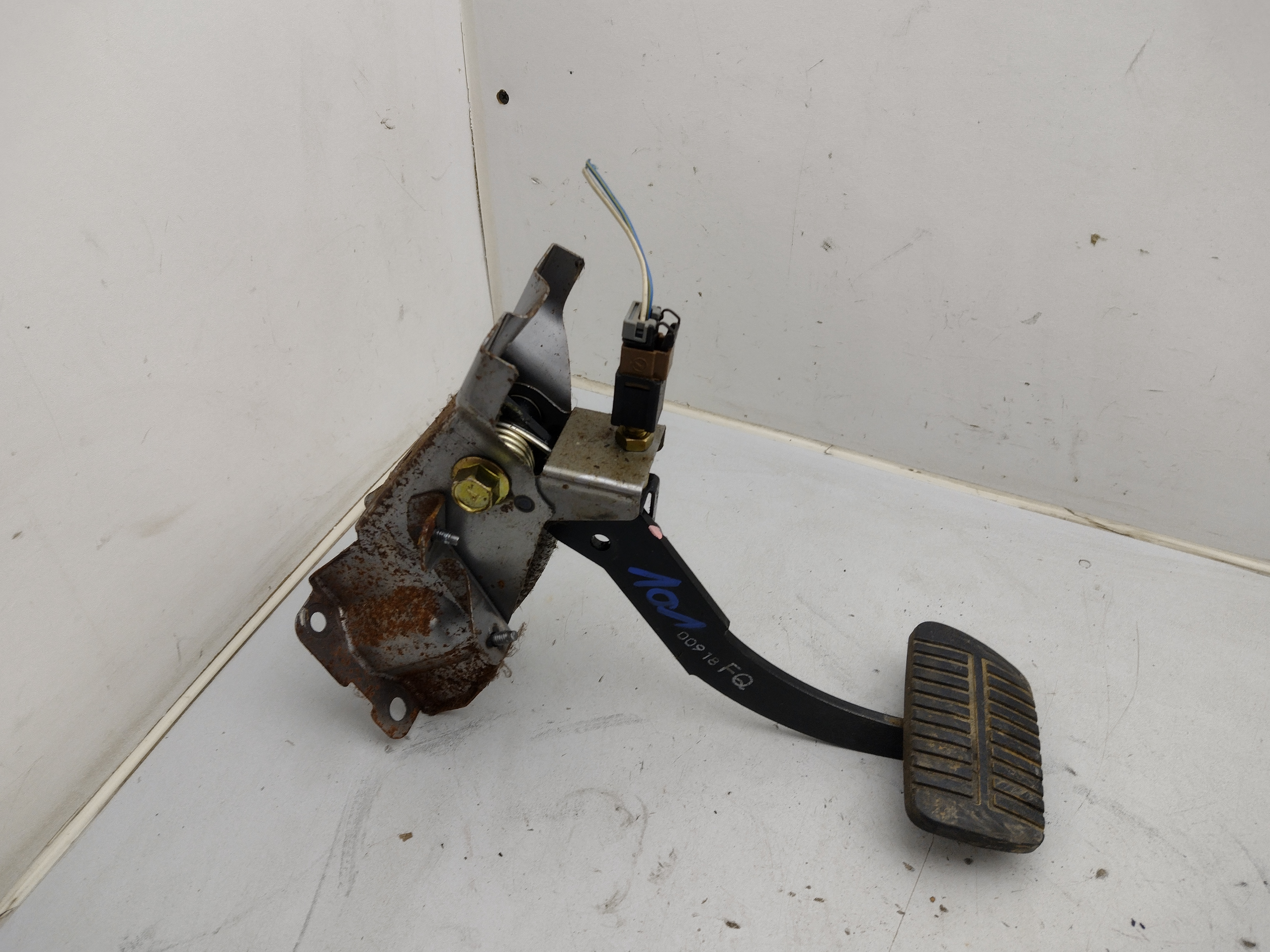 Bremspedal mit Bremslichtschalter von Subaru Impreza 2 GD GG Newage Automatik