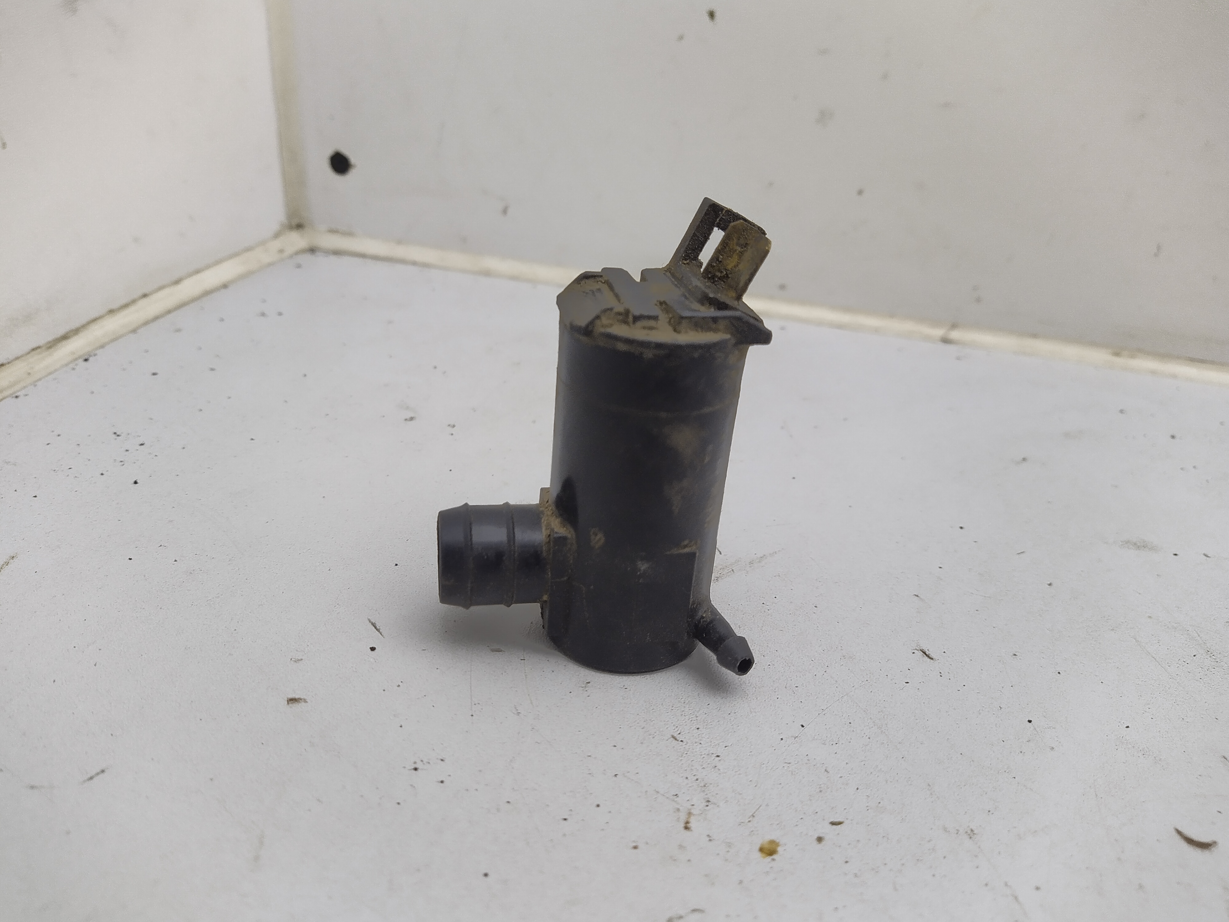 Spritzwasserpumpe Denso 060210-1490 passend für Subaru Impreza / Forester / Legacy / Outback