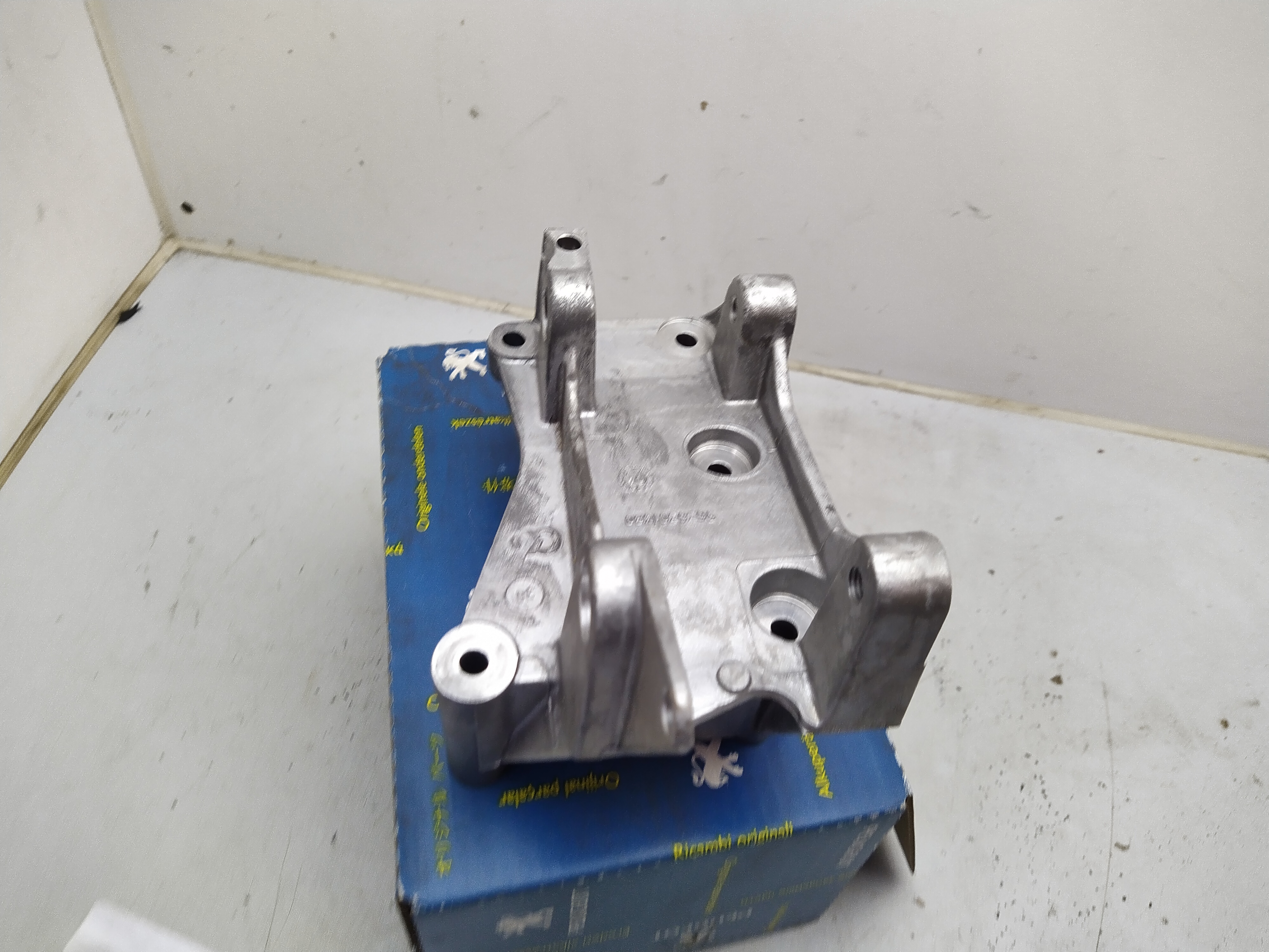 Original Peugeot HALT GENERATOR 5706G2 NEU NOS NEW