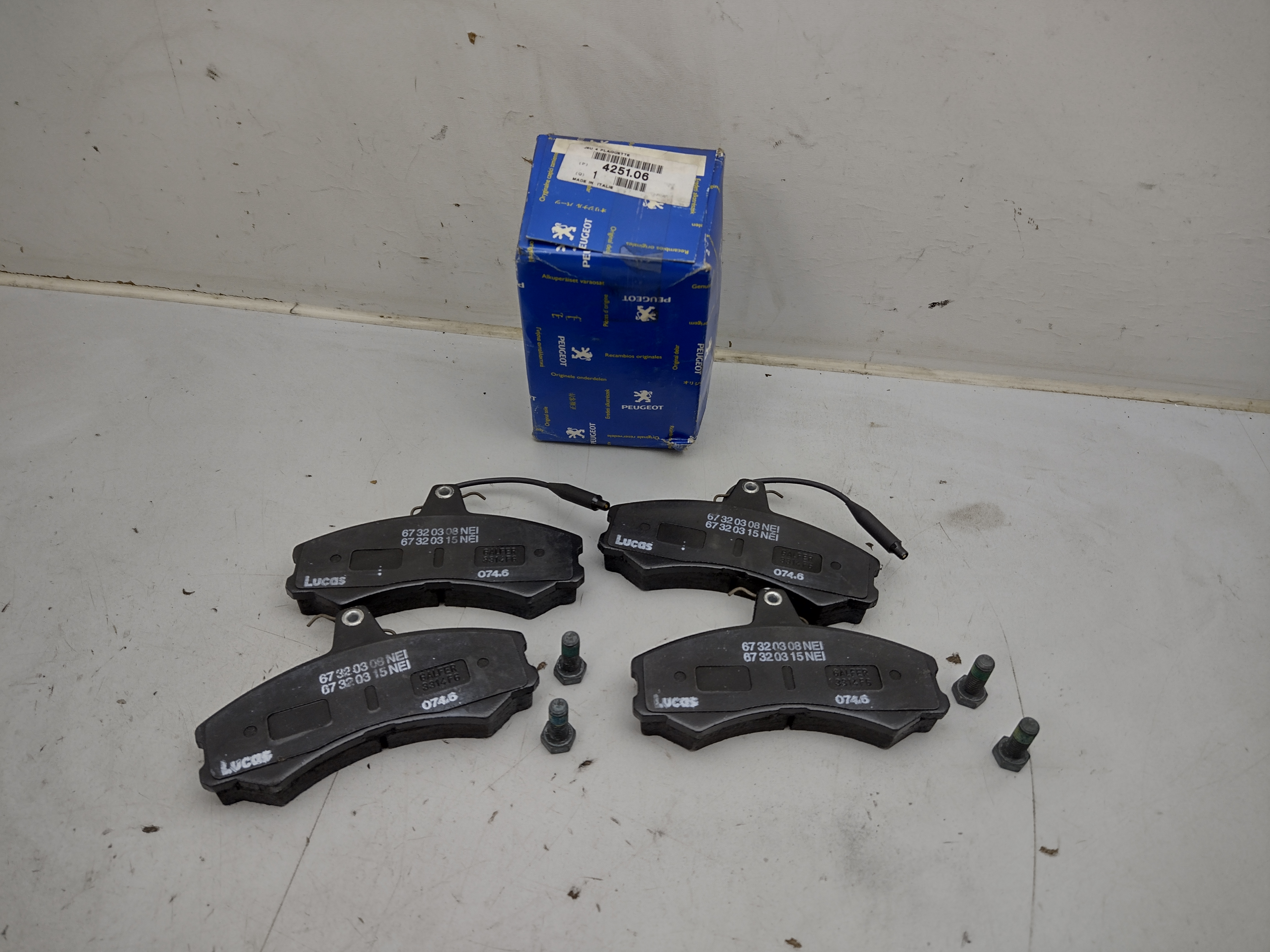 Peugeot / Citroen Bremsbeläge vorne 425106 NOS NEW OEM