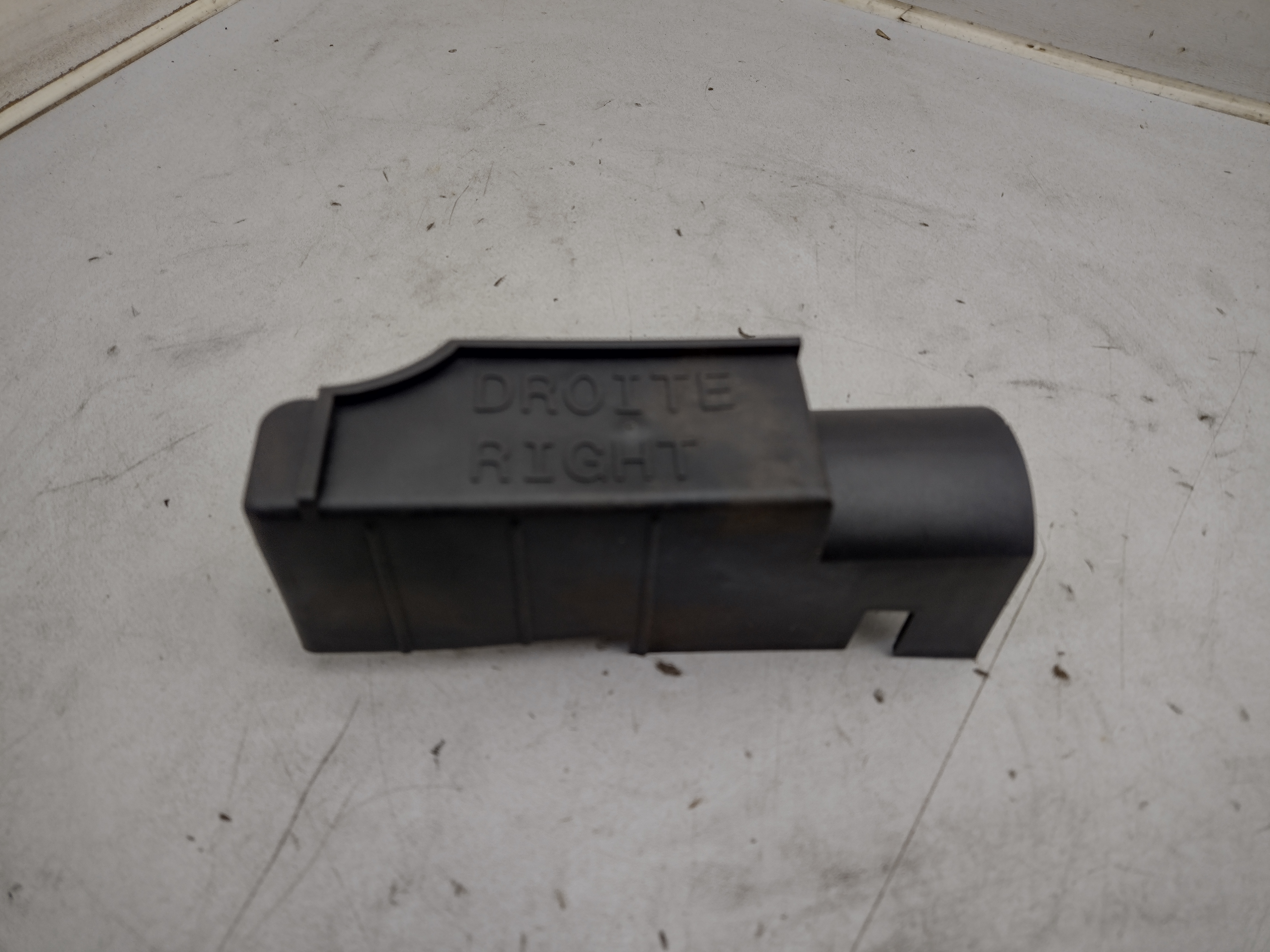 Peugeot / Citroen SCHUTZ 9801369680 NEU NOS NEW OEM 