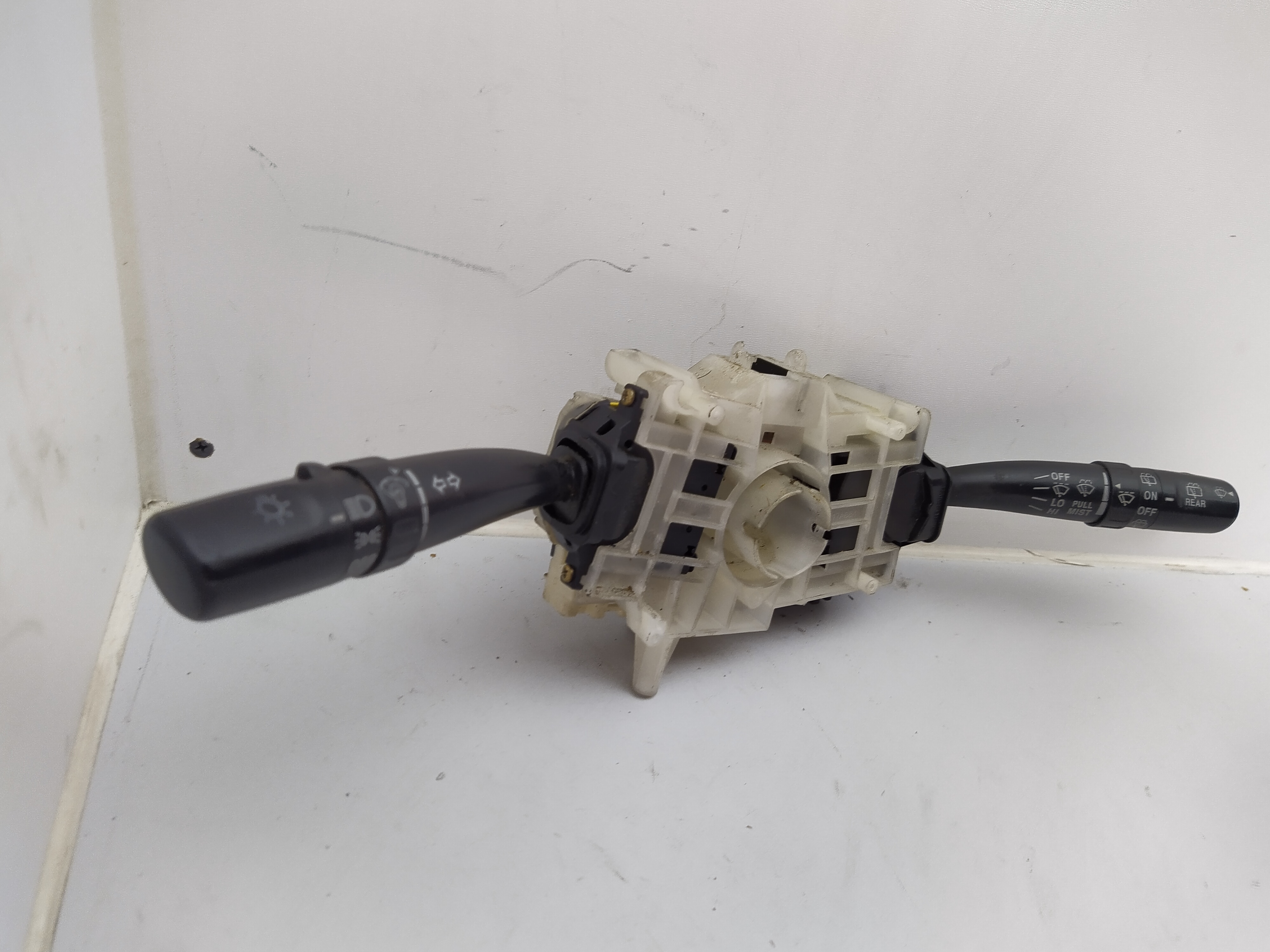 Licht & Scheibenwischer Schalter Hebel 83111FC42 für Subaru Forester