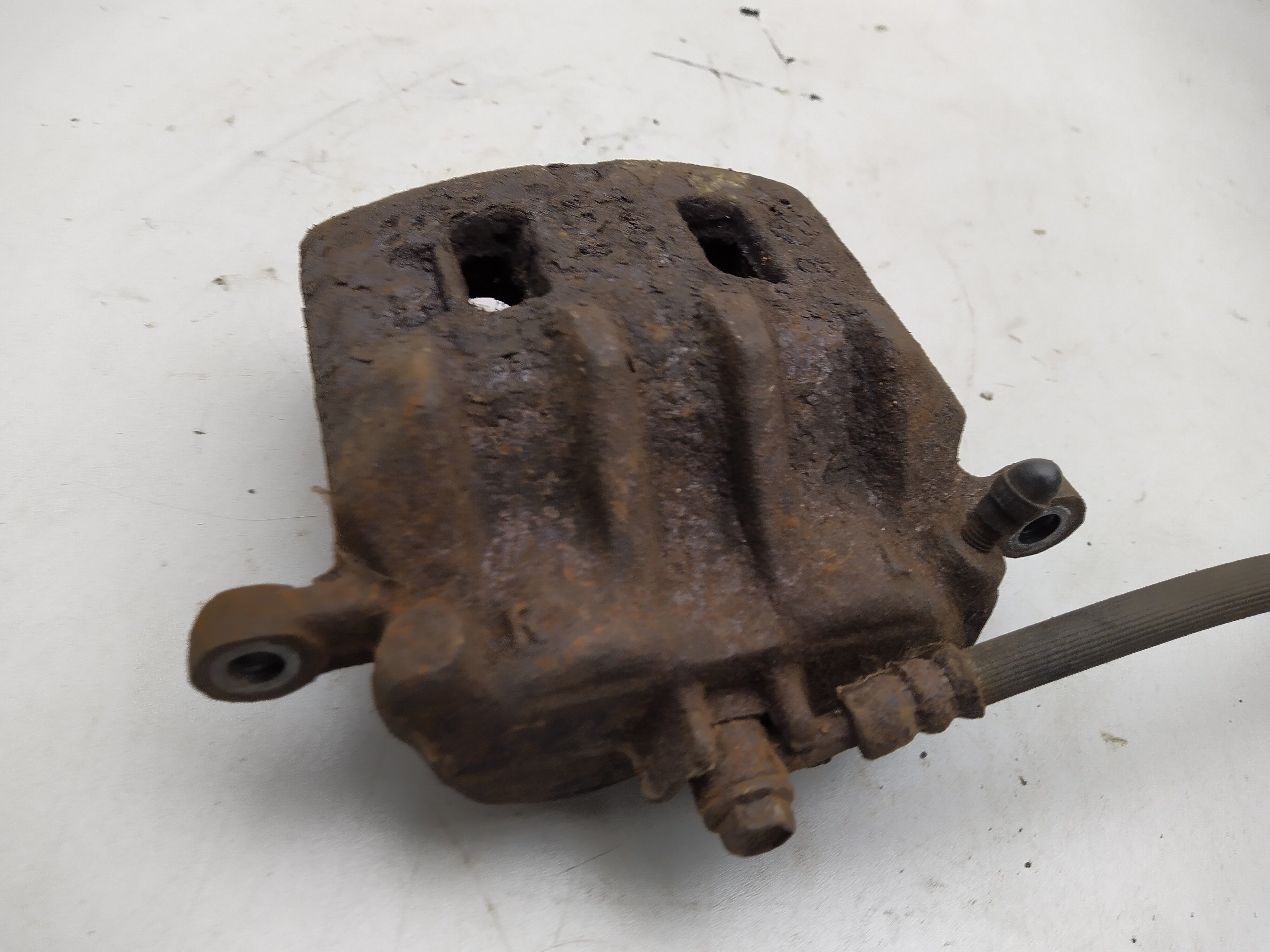 2 Kolben Bremssattel vorne links SUBARU LEGACY 3 BE BH 2.5l 3.0l Turbo