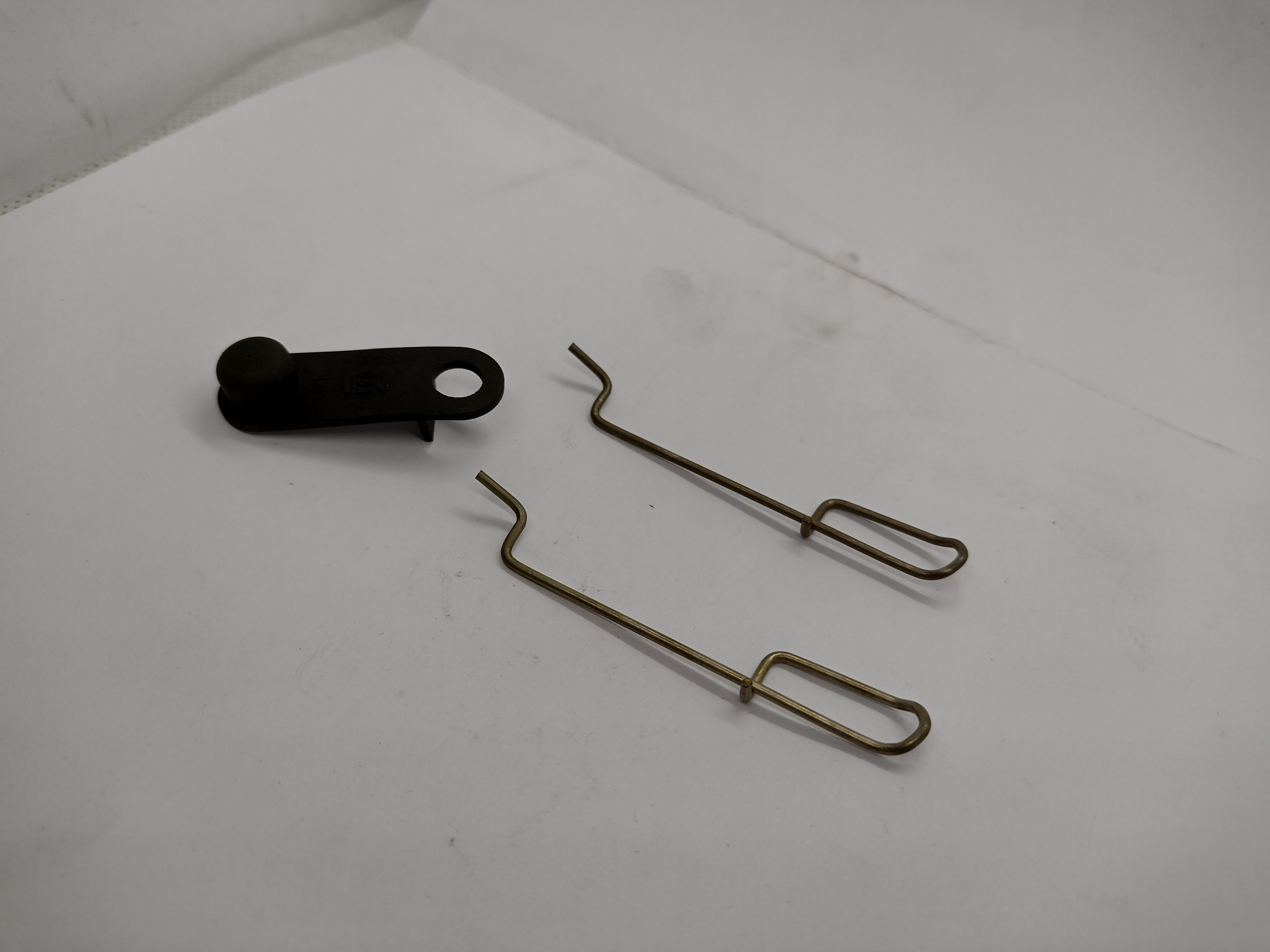 Peugeot / Citroen Befestigungssatz Bremsbeläge 442726 NEU NOS NEW OEM