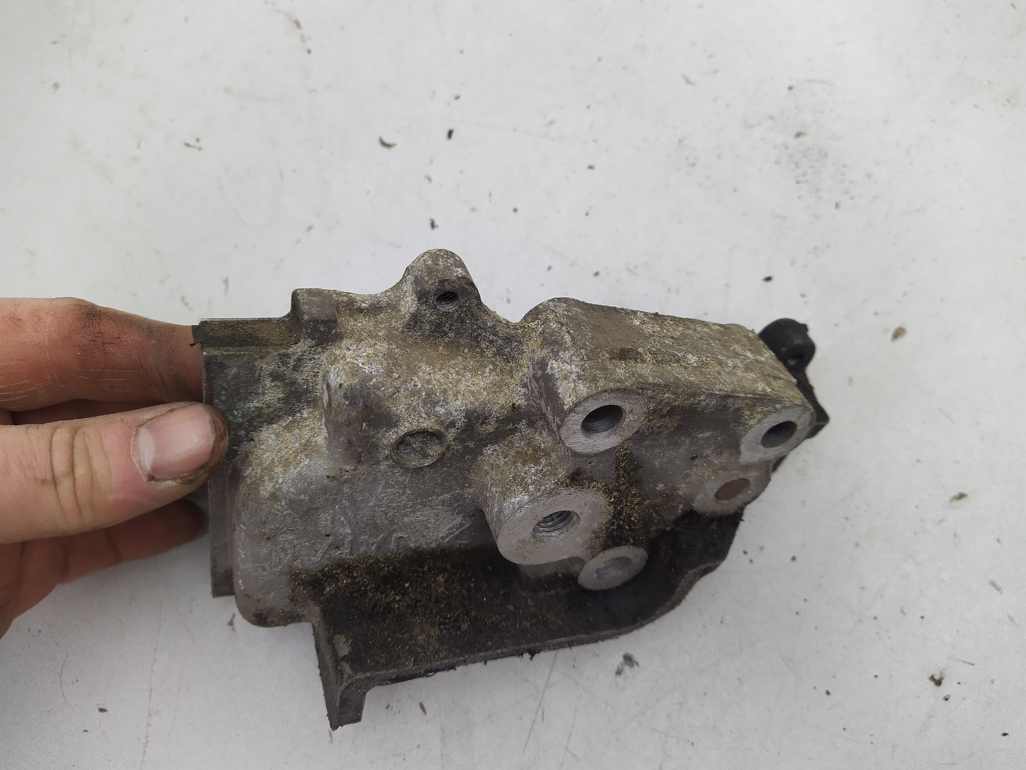 Halter für Zahnriemenspanner Variante 5 passend für Subaru EJ20 EJ22 EJ25
