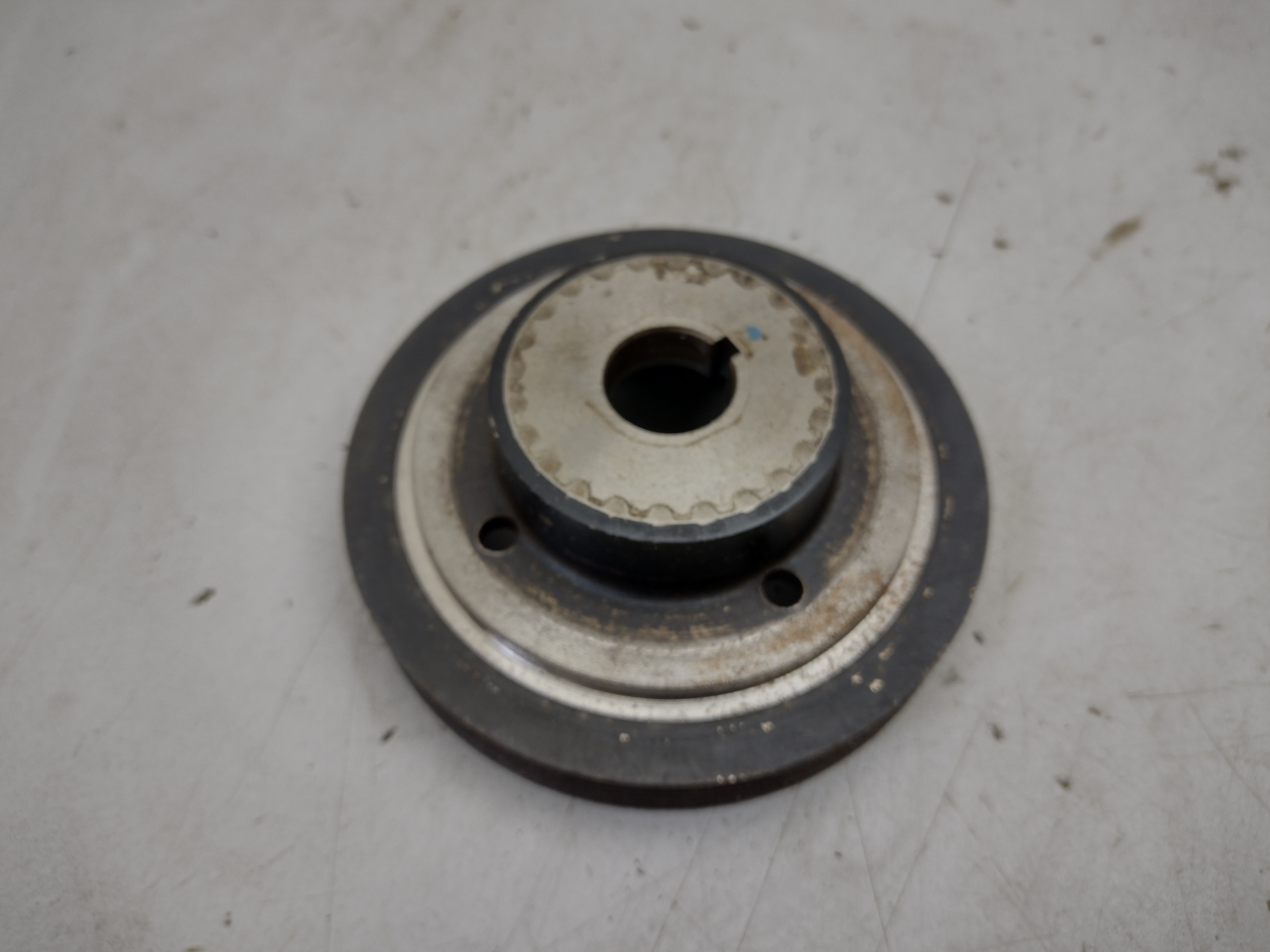 Riemenscheibe  von Subaru Outback H6 EZ30D BE BH