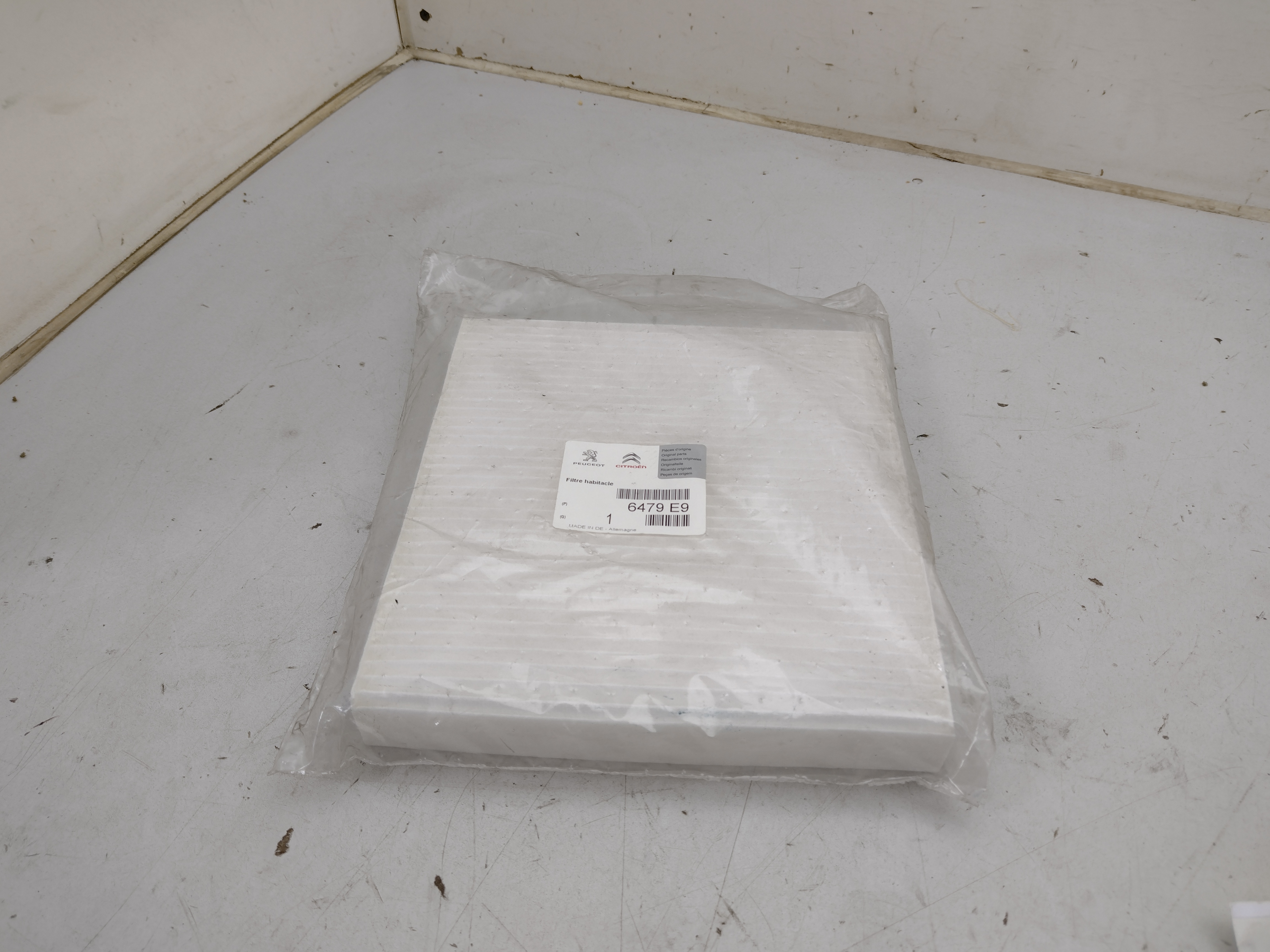 Peugeot 4007 4008 / Citroen C-CROSSER Innenraumfilter 6479E9 NOS NEW