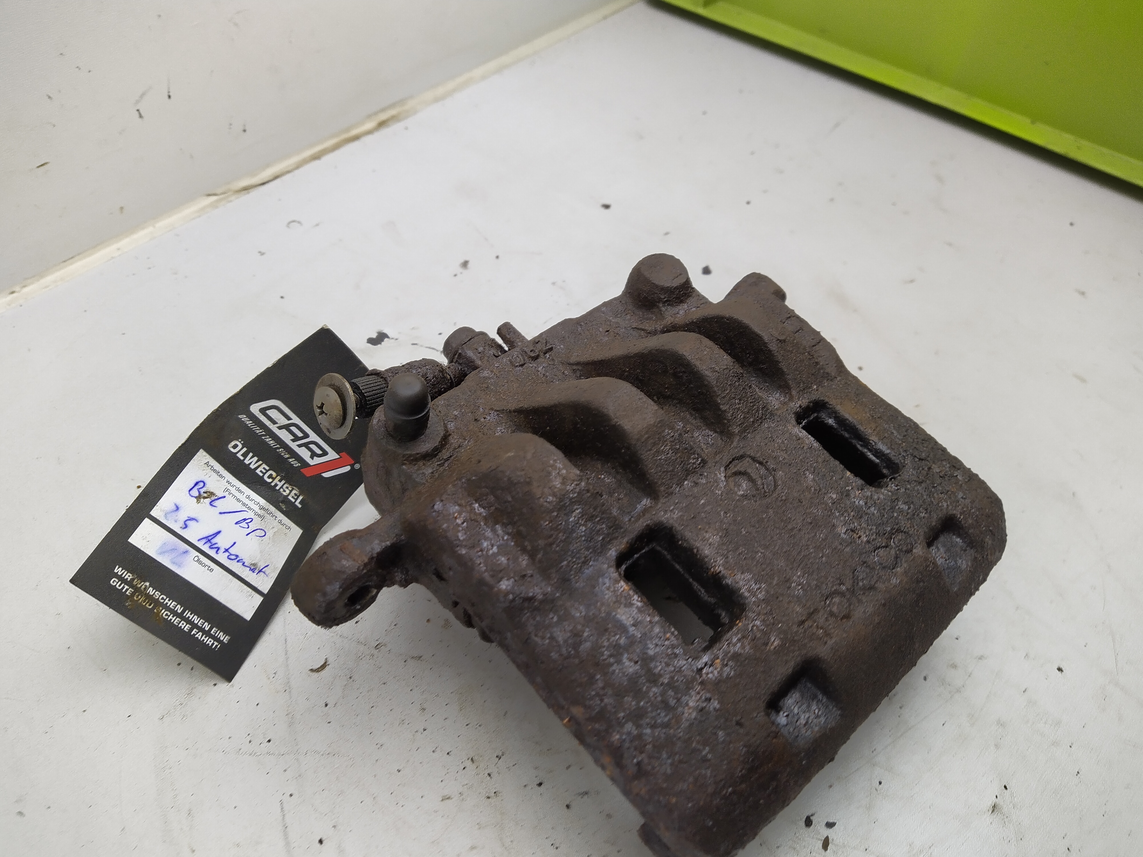 2 Kolben Bremssattel vorne links SUBARU LEGACY 4 BL BP Outback  2.5l 3.0l