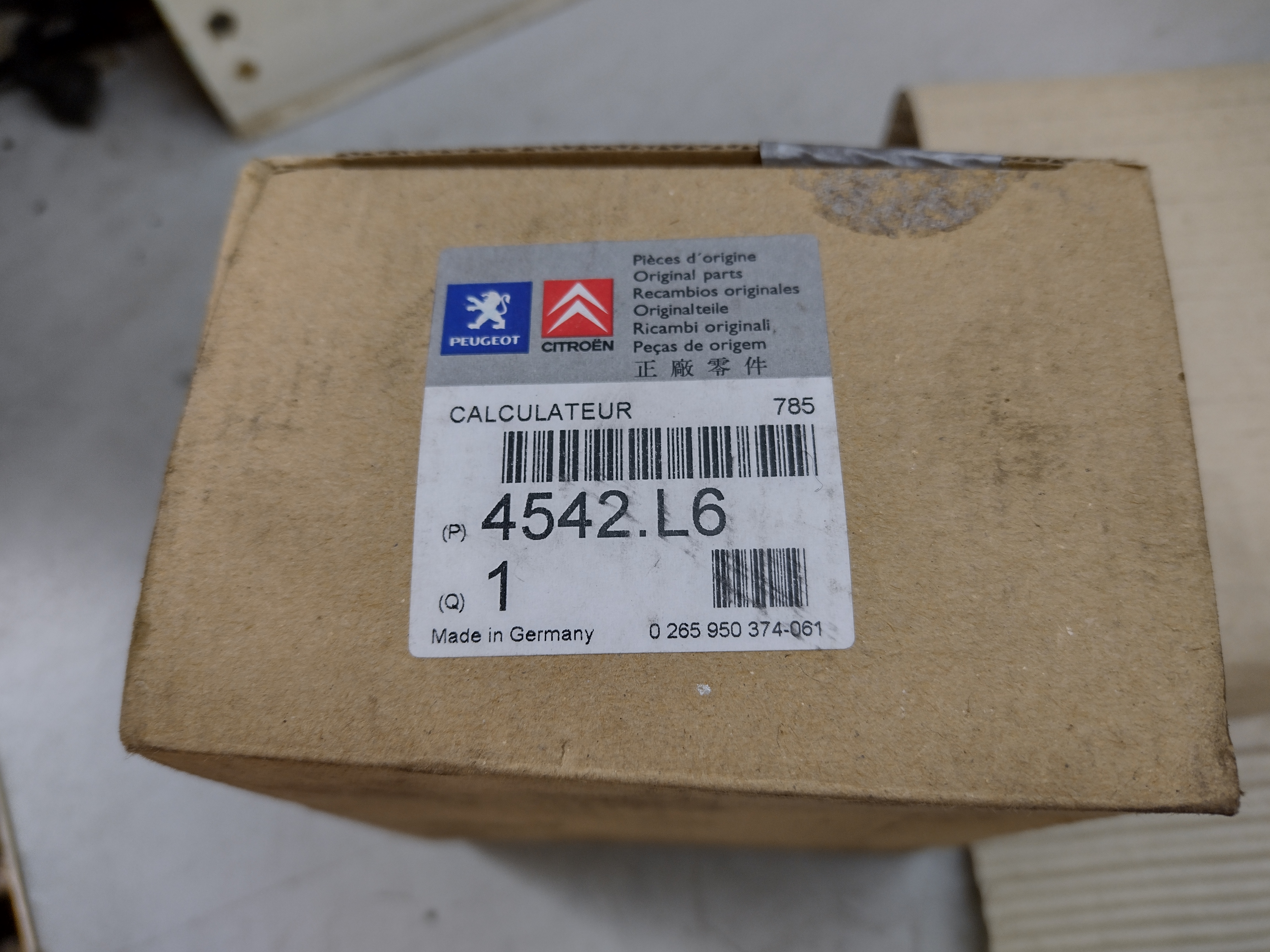 Peugeot / Citroen STEUERGERAET 4542L6 NOS NEW OEM