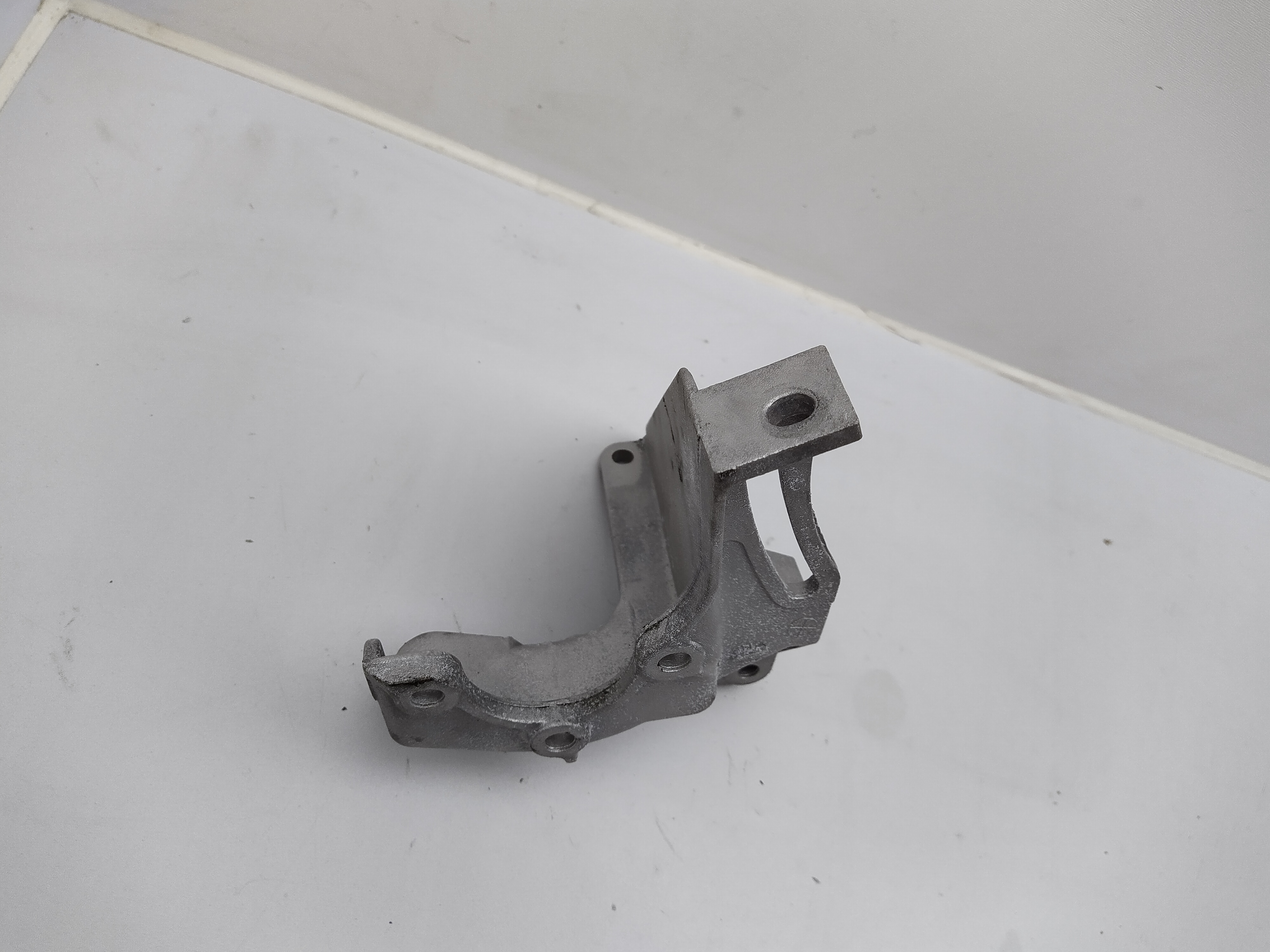 Servopumpenhalter überholt, gestrahlt Subaru Legacy Impreza Forester