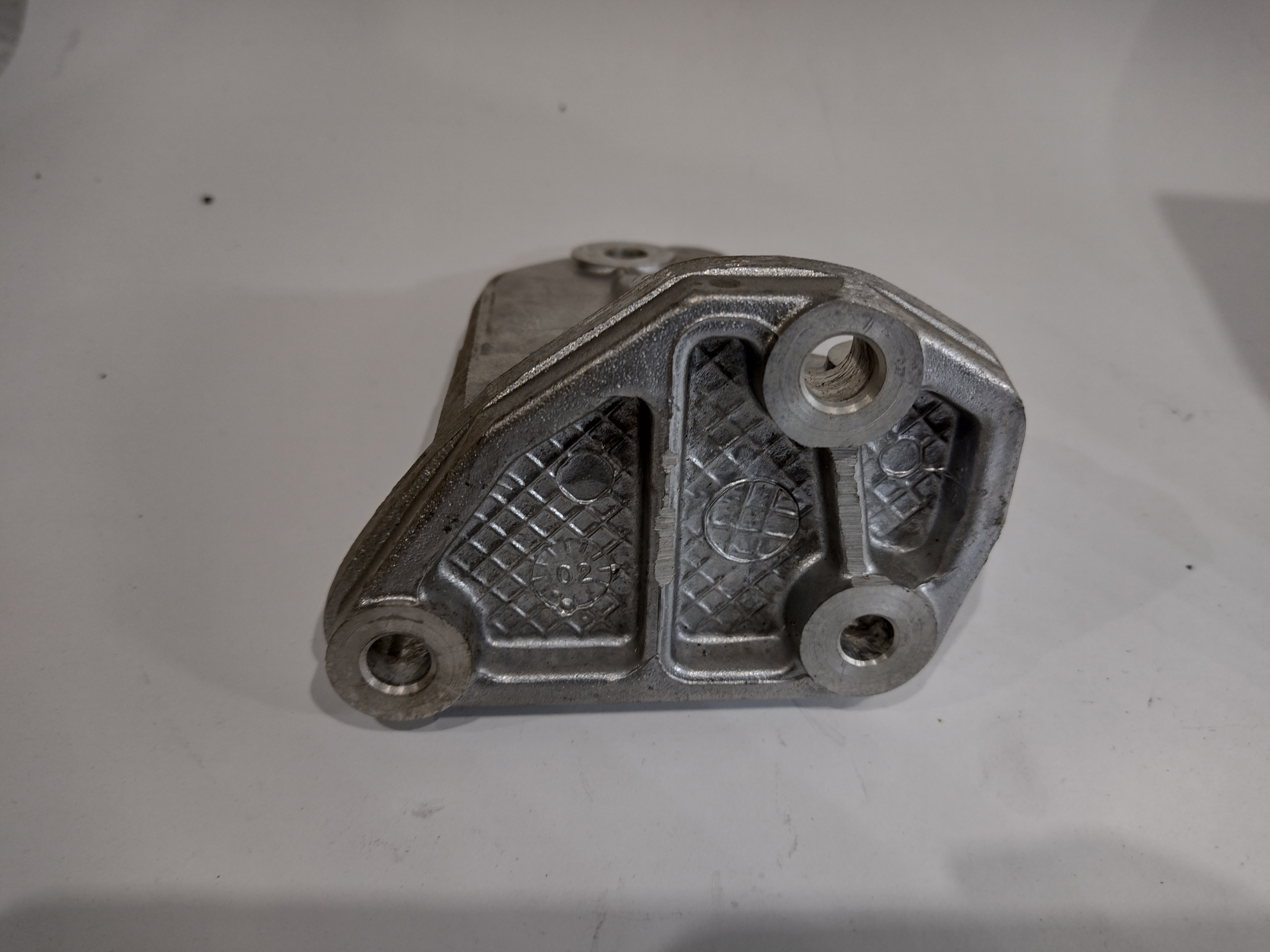 Peugeot / Citroen Halter 400797 NEU NOS NEW
