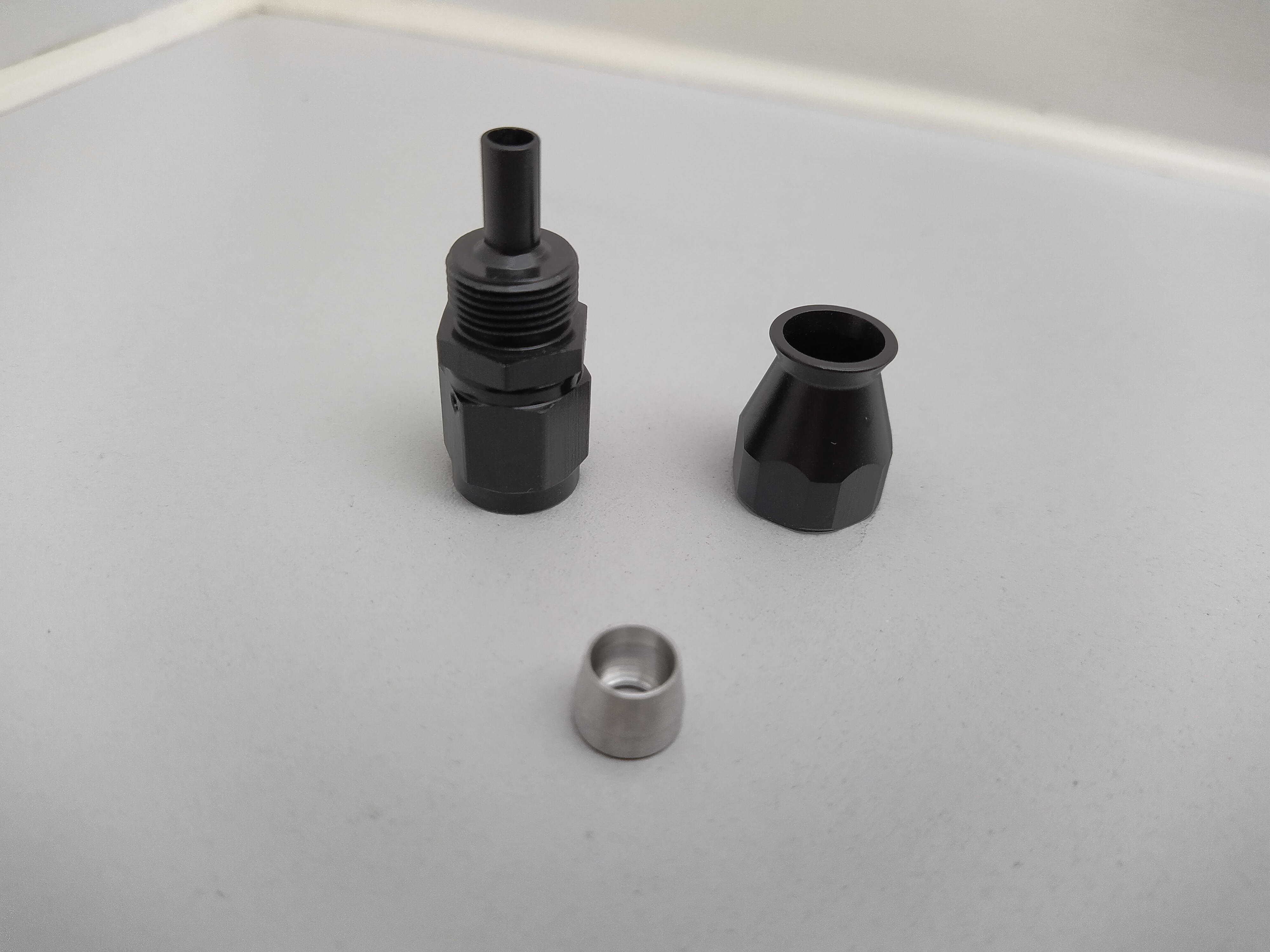 PTFE Alu-Fitting schwarz AN4 Dash 4 gerade