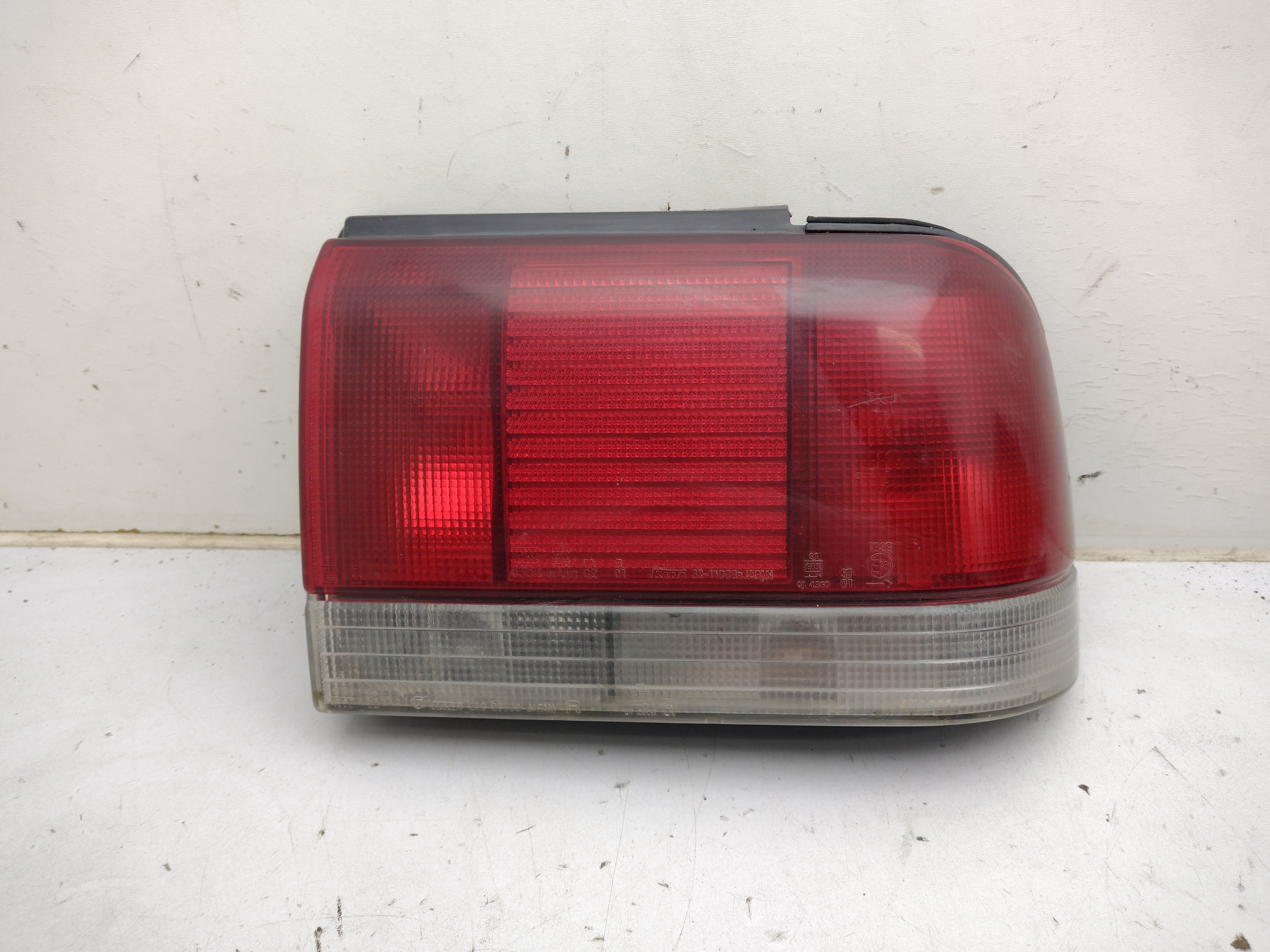 Rücklicht Rückleuchte rechts für Subaru Legacy BC 91-94