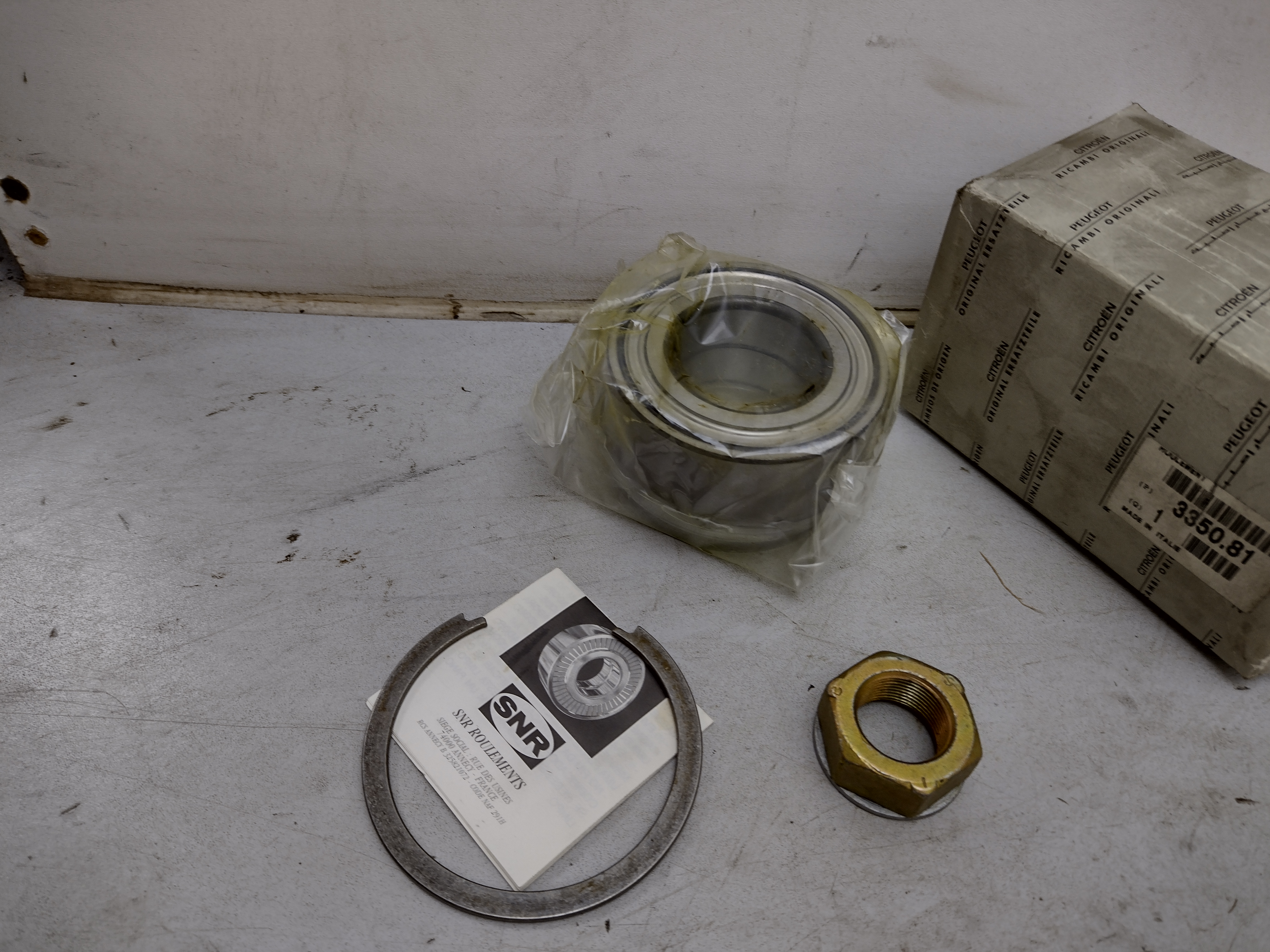 Peugeot / Citroen / FIAT Radlagersatz vorne 335081 NOS NEW OEM 