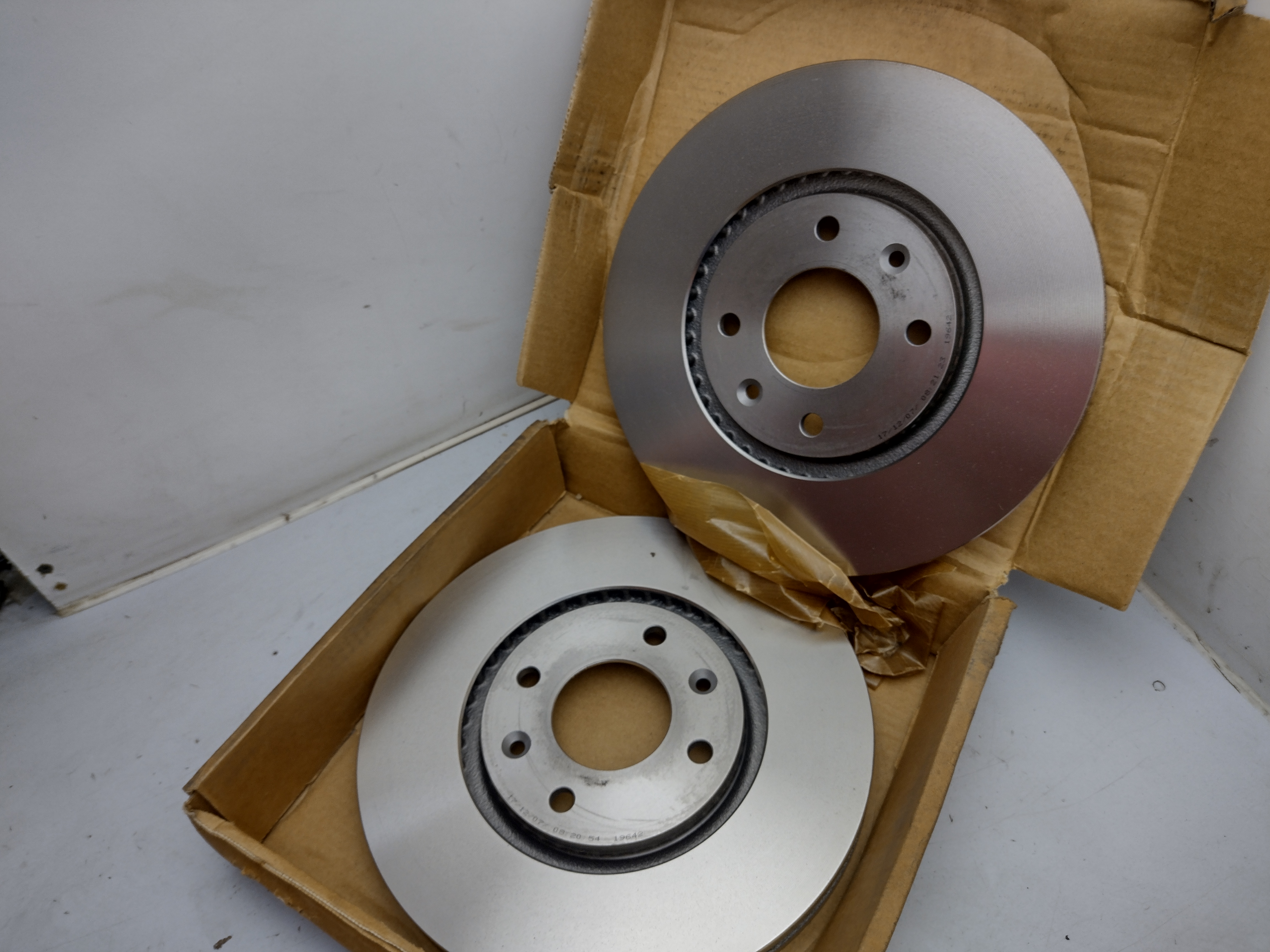 Peugeot / Citroen Bremsscheibensatz vorne 4246R7 NOS NEW OEM