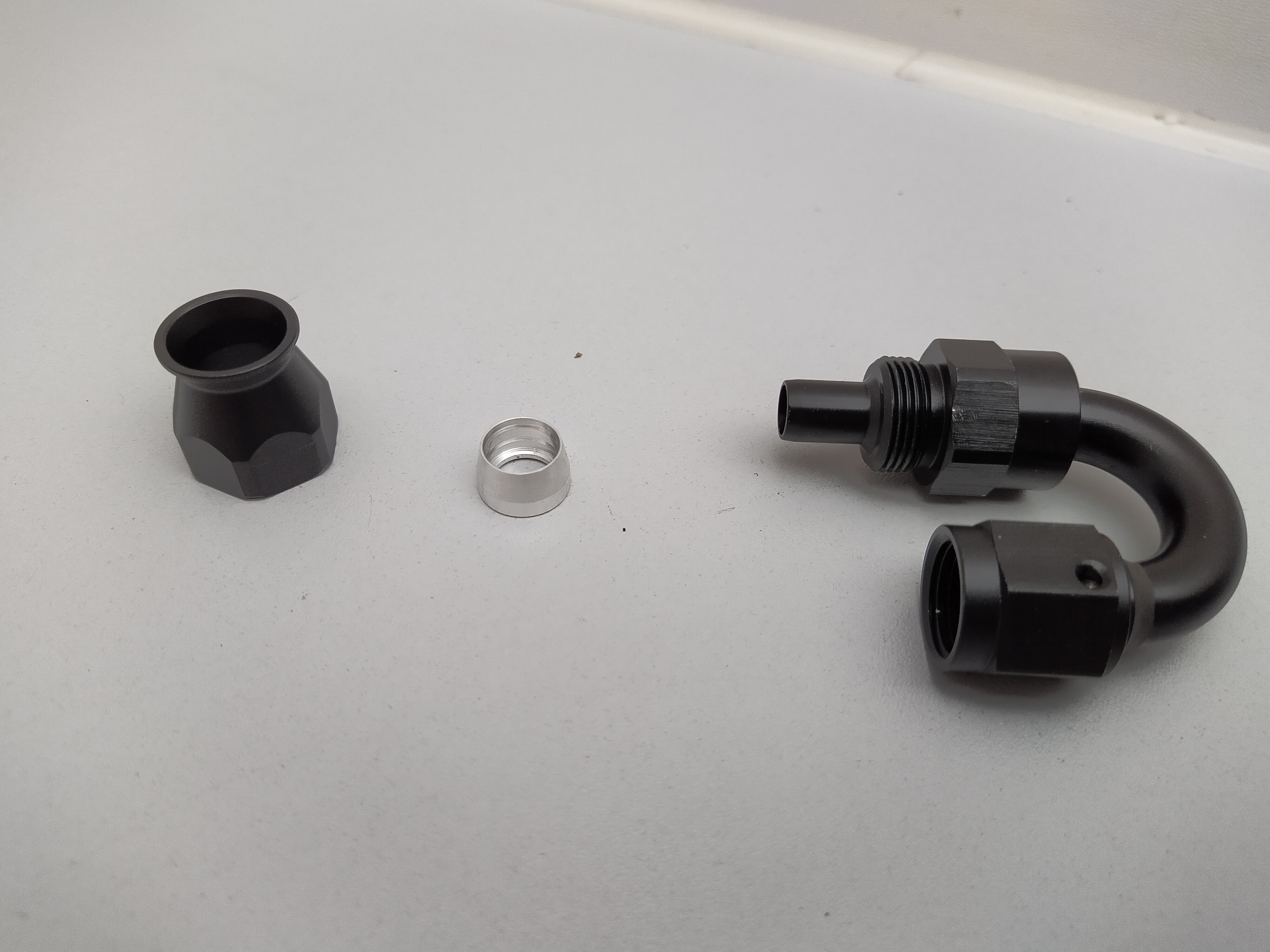 PTFE Alu-Fitting schwarz AN6 Dash 6 180°