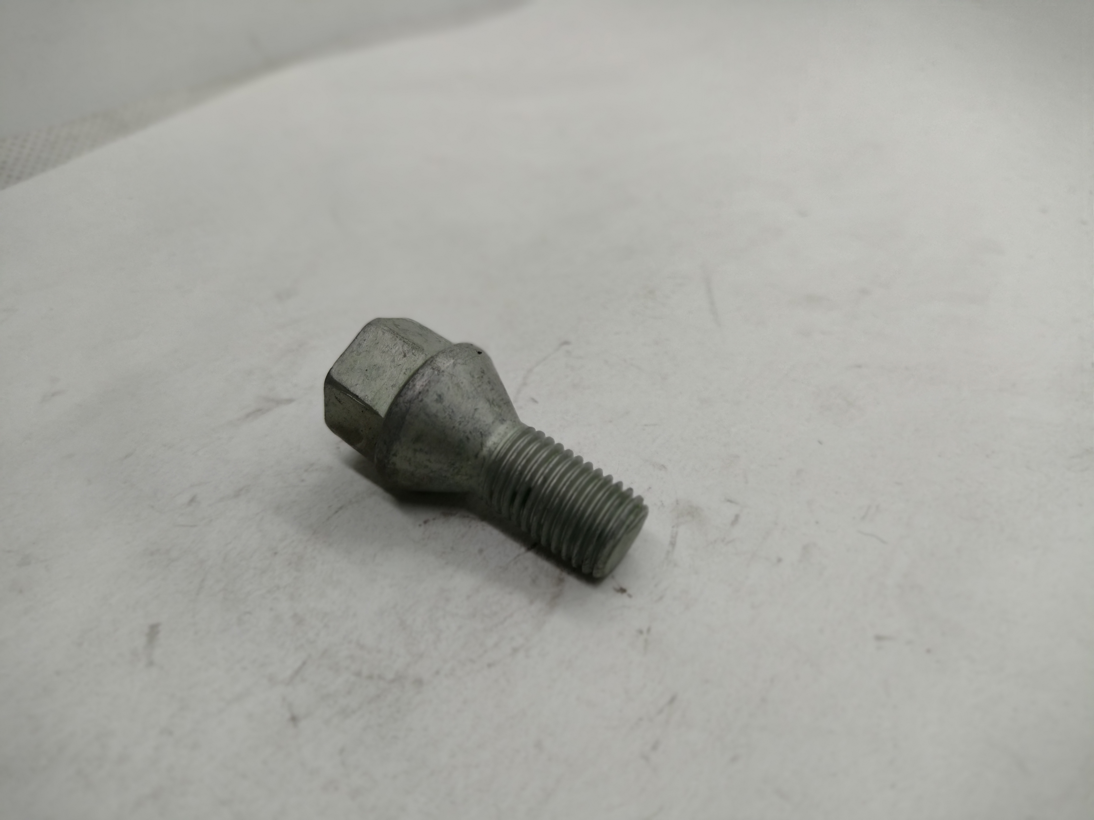 Peugeot / Citroen Radschraube M12x1,5-21mm 540577 NEU NOS NEW 