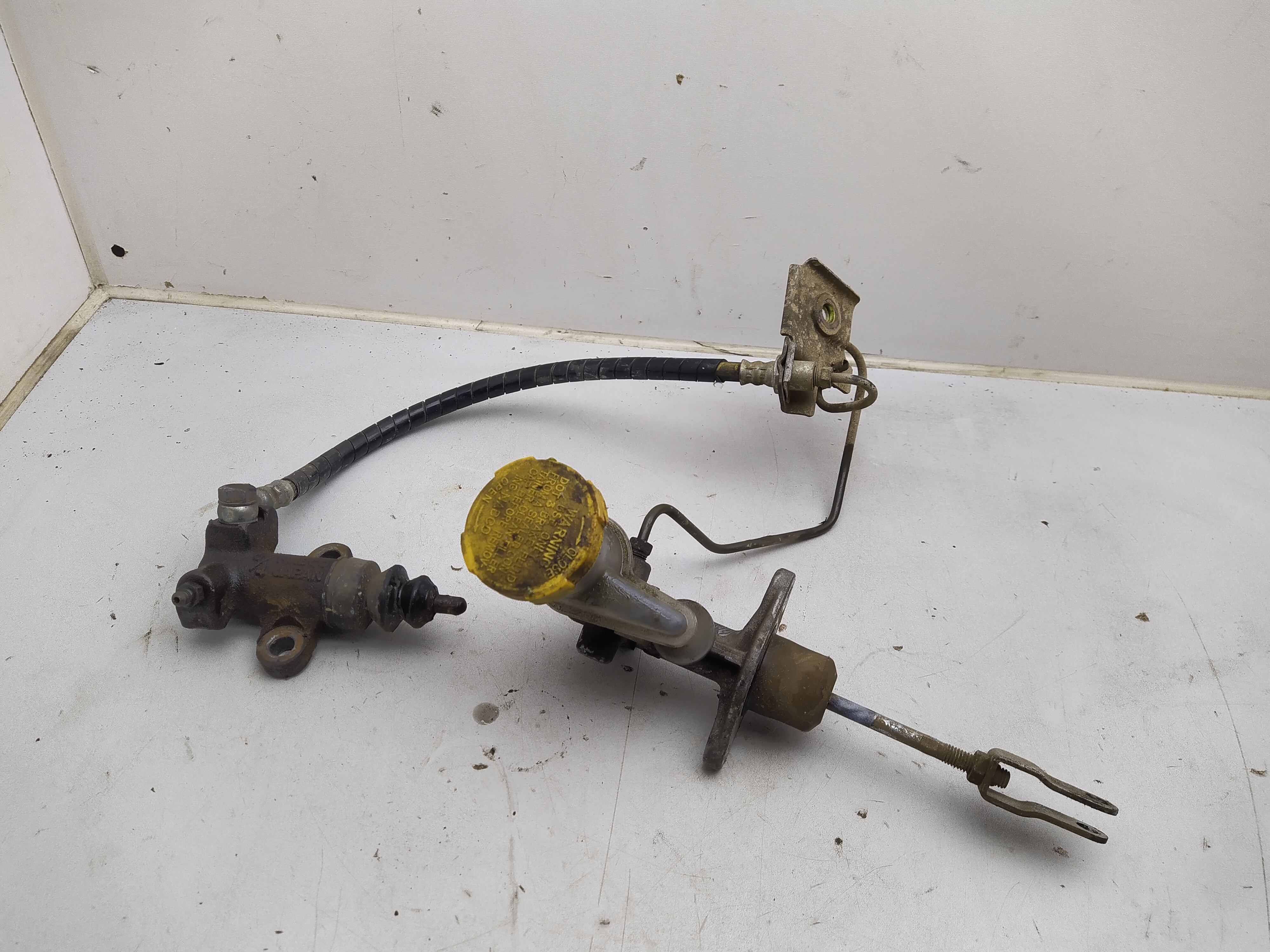 Hydraulische Kupplungseinheit von einen Subaru Impreza GD GG Nehmer- und Geberzylinder