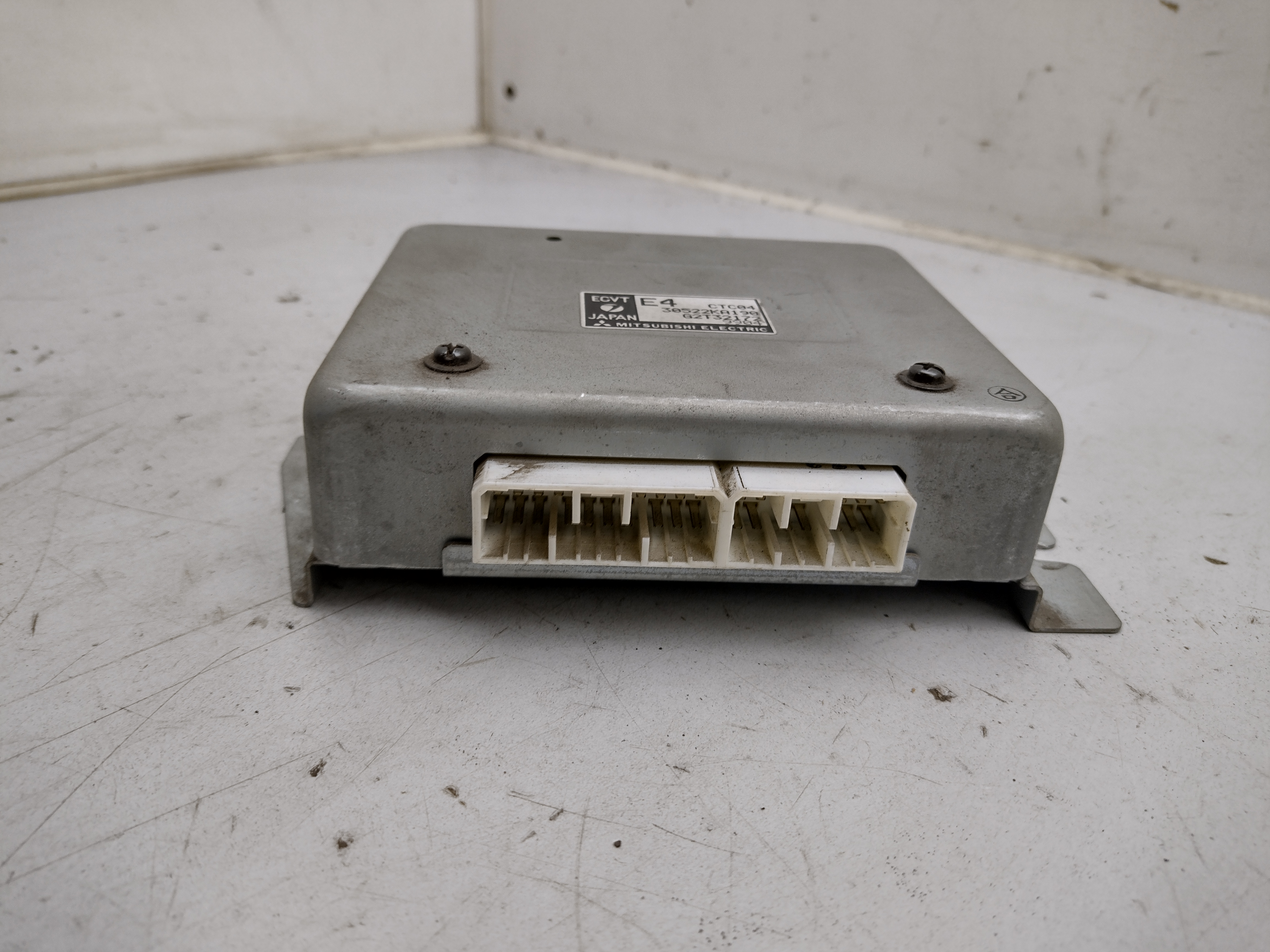 Clutch Controll ECVT Steuergerät 30522KA190 für Subaru Justy