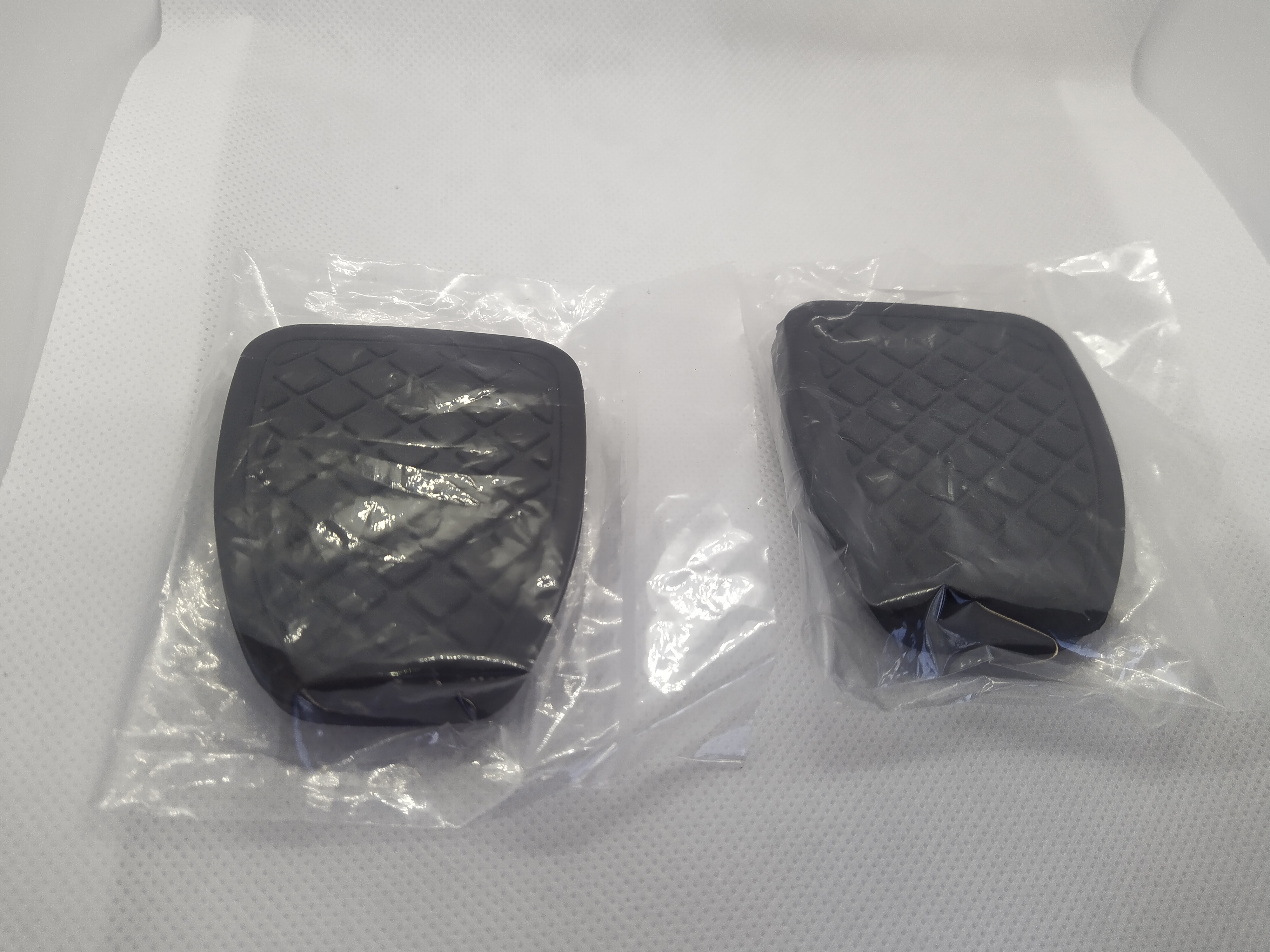 Set Pedalgummi Bremspedal Kupplung Impreza, Legacy, Forester - 36015GA111