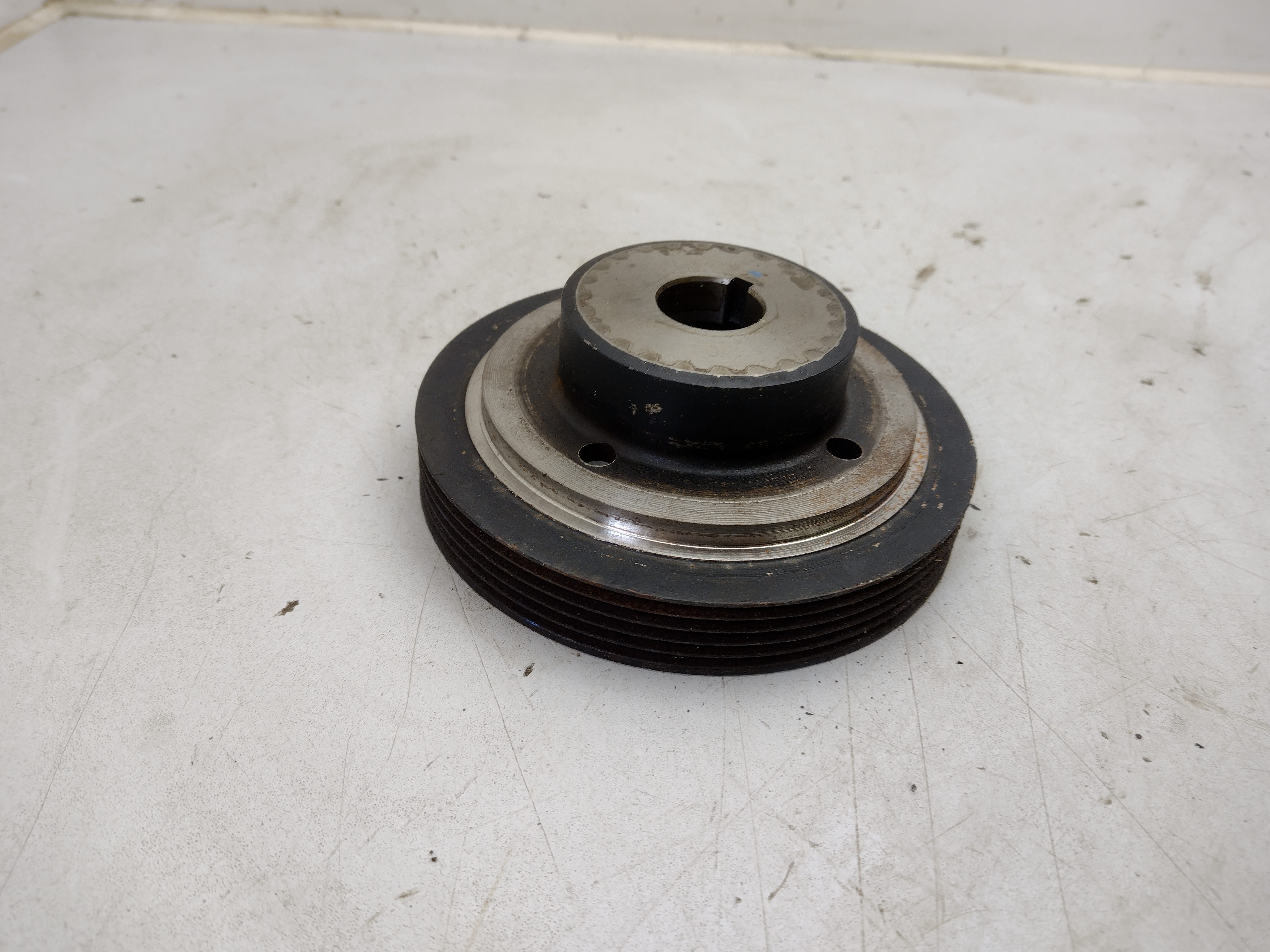 Riemenscheibe  von Subaru Outback H6 EZ30D BE BH